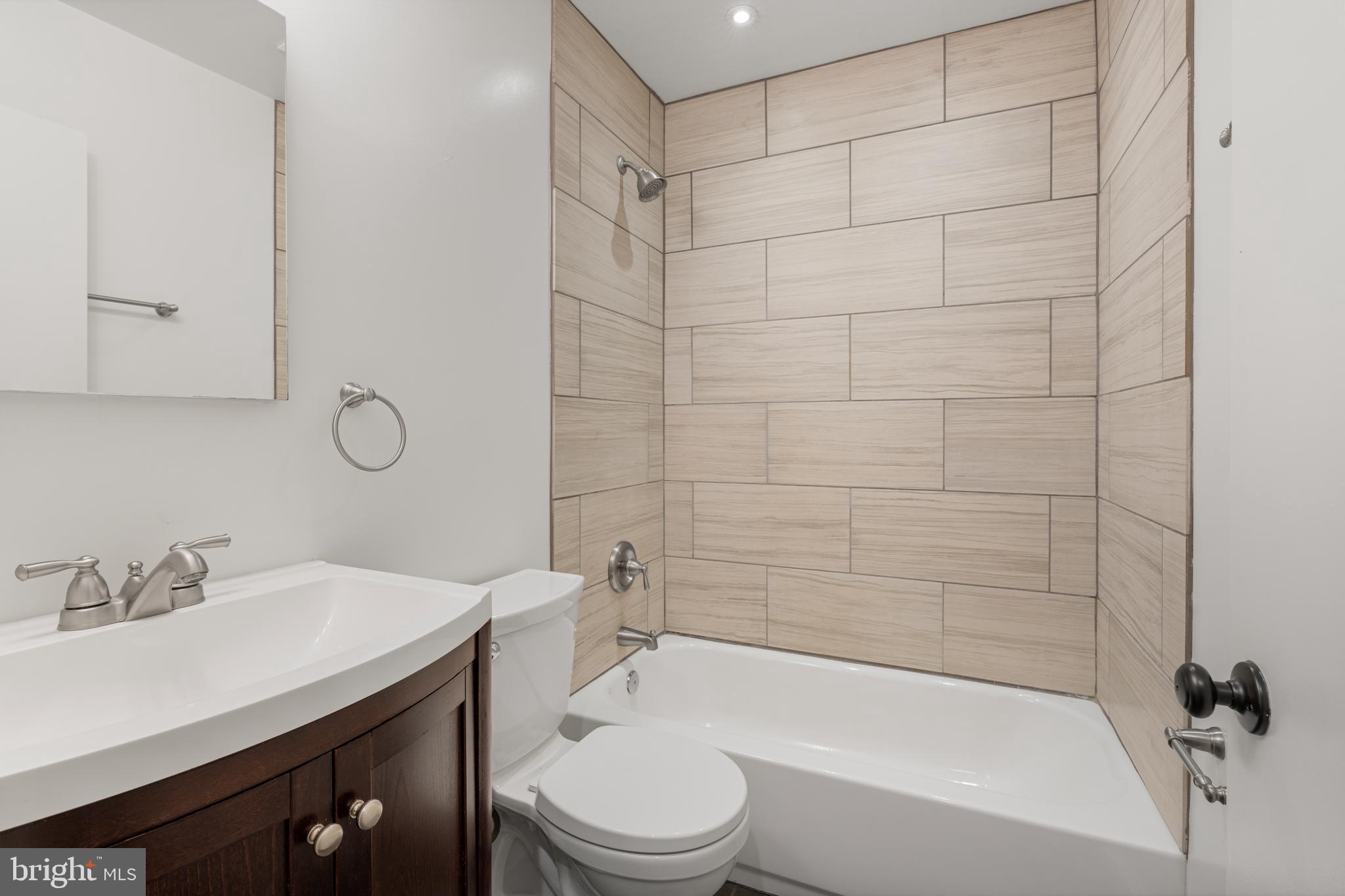 CHESTERBROOK - Residential Lease