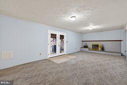 MILL CREEK TOWNE - Residential Lease