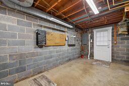 MILL CREEK TOWNE - Residential Lease