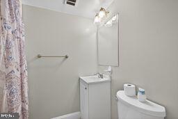 MILL CREEK TOWNE - Residential Lease