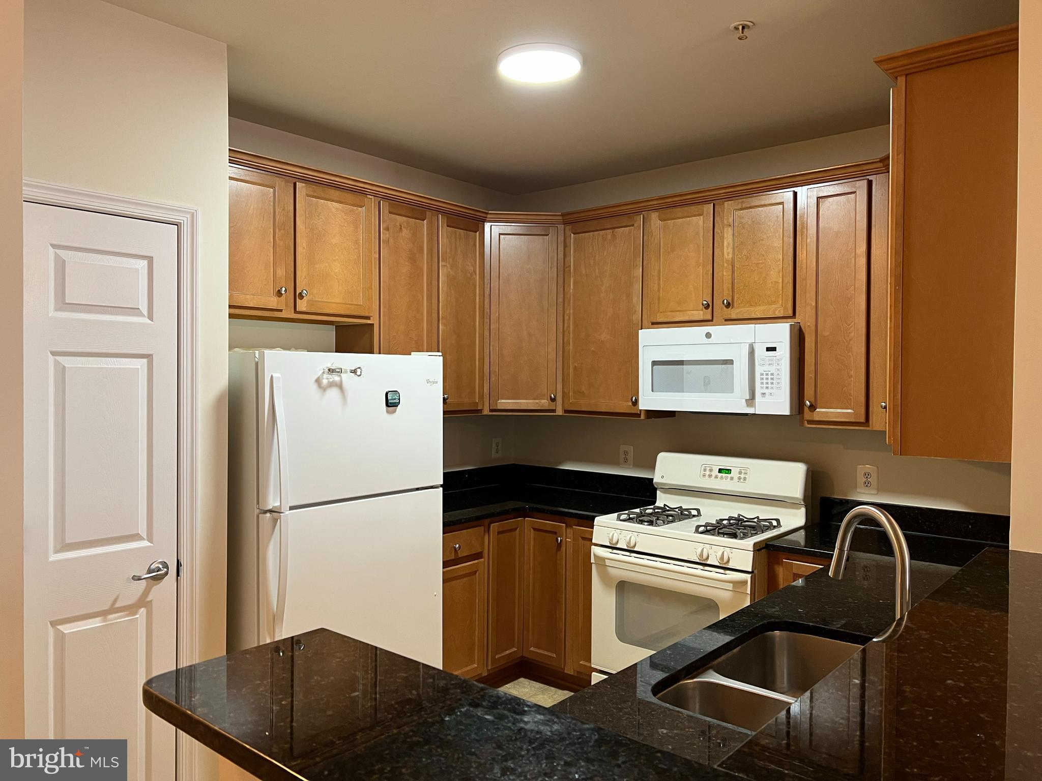 CHANTILLY PARK - Residential Lease