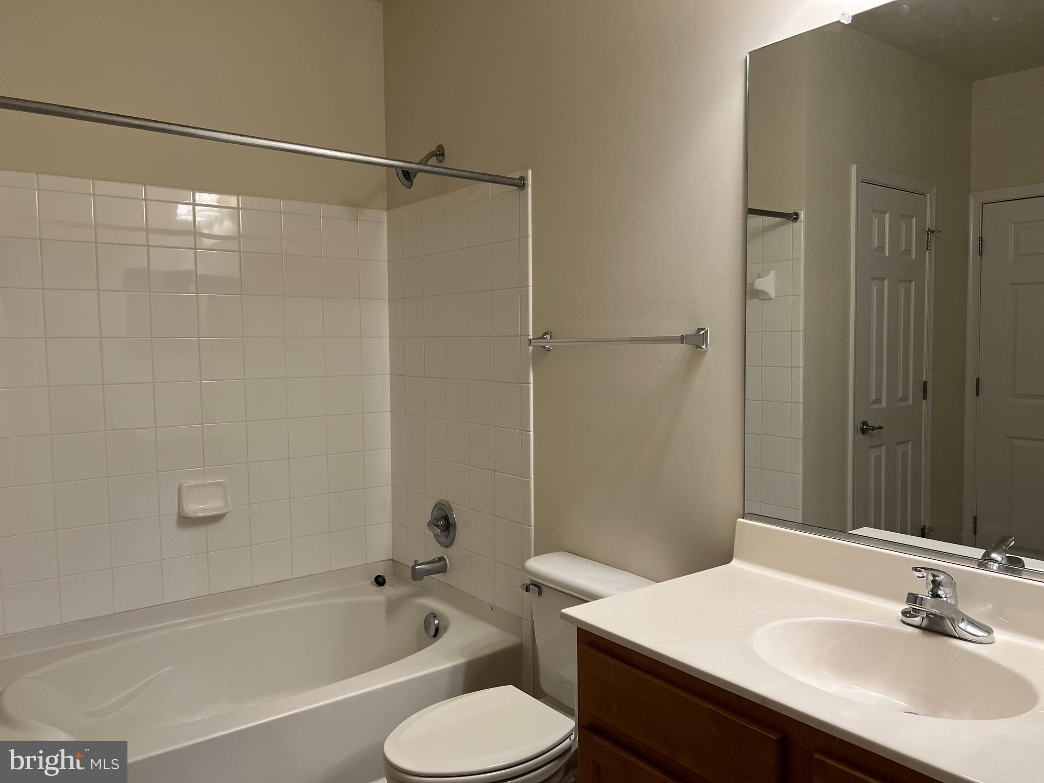 CHANTILLY PARK - Residential Lease