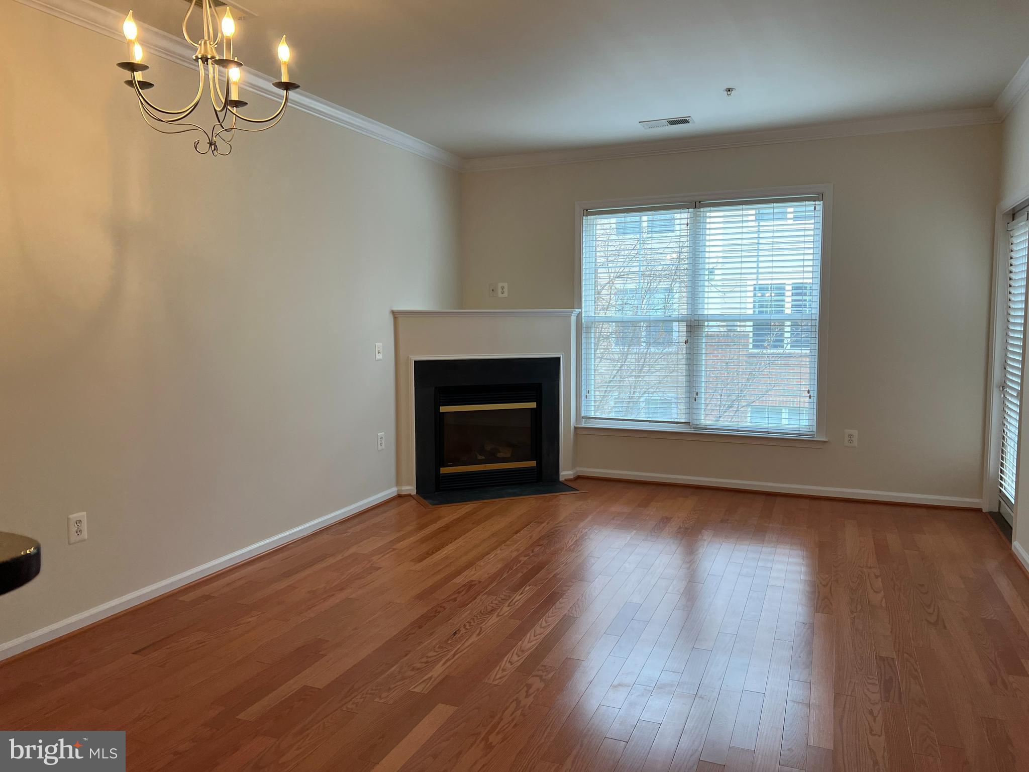 CHANTILLY PARK - Residential Lease