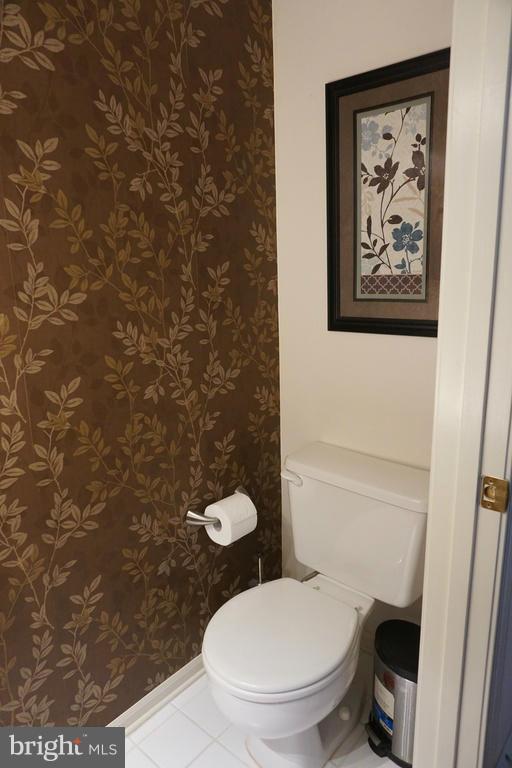 SENECA PARK NORTH - Residential Lease