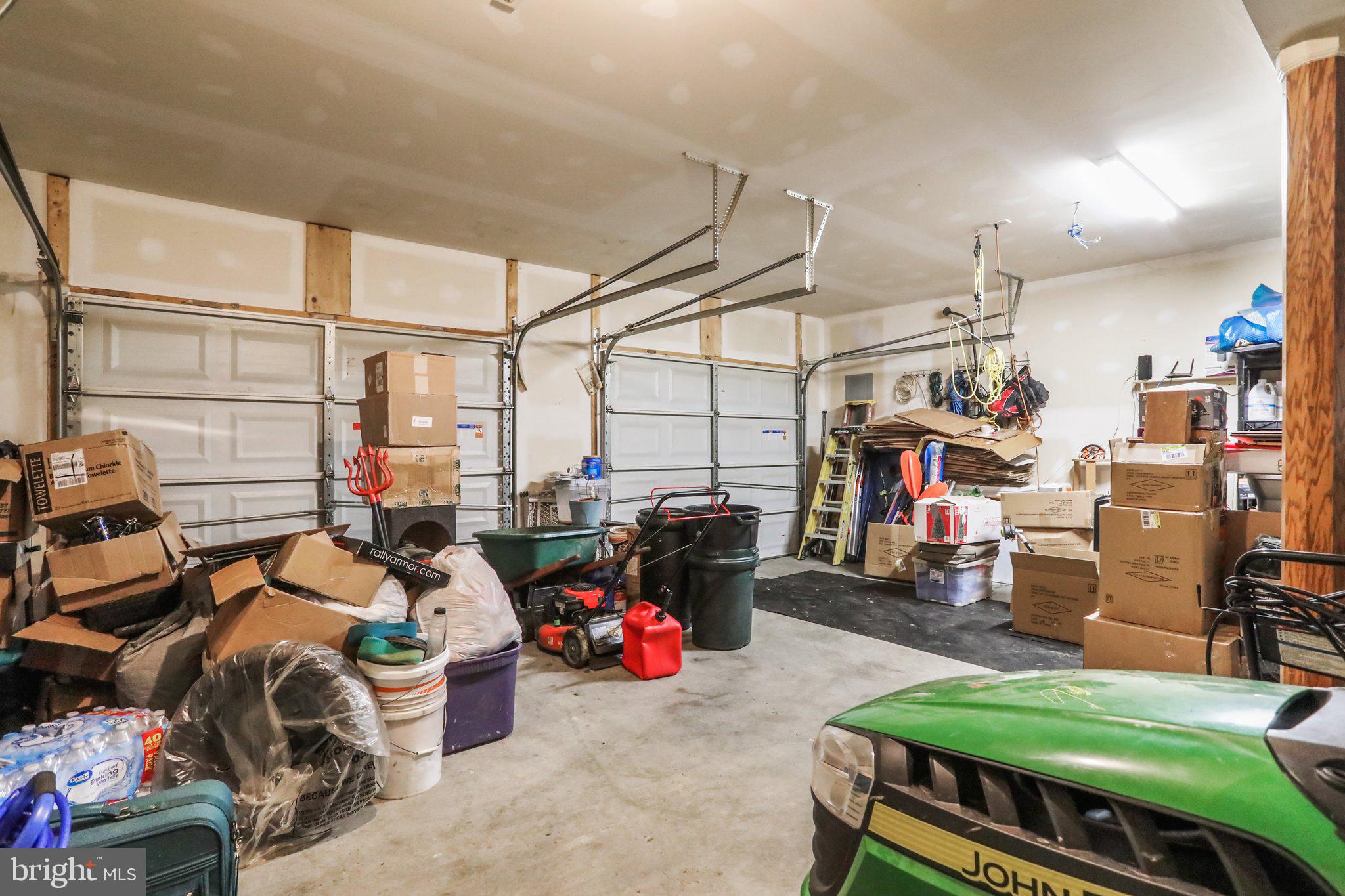 FORT HILL FARMS - Residential