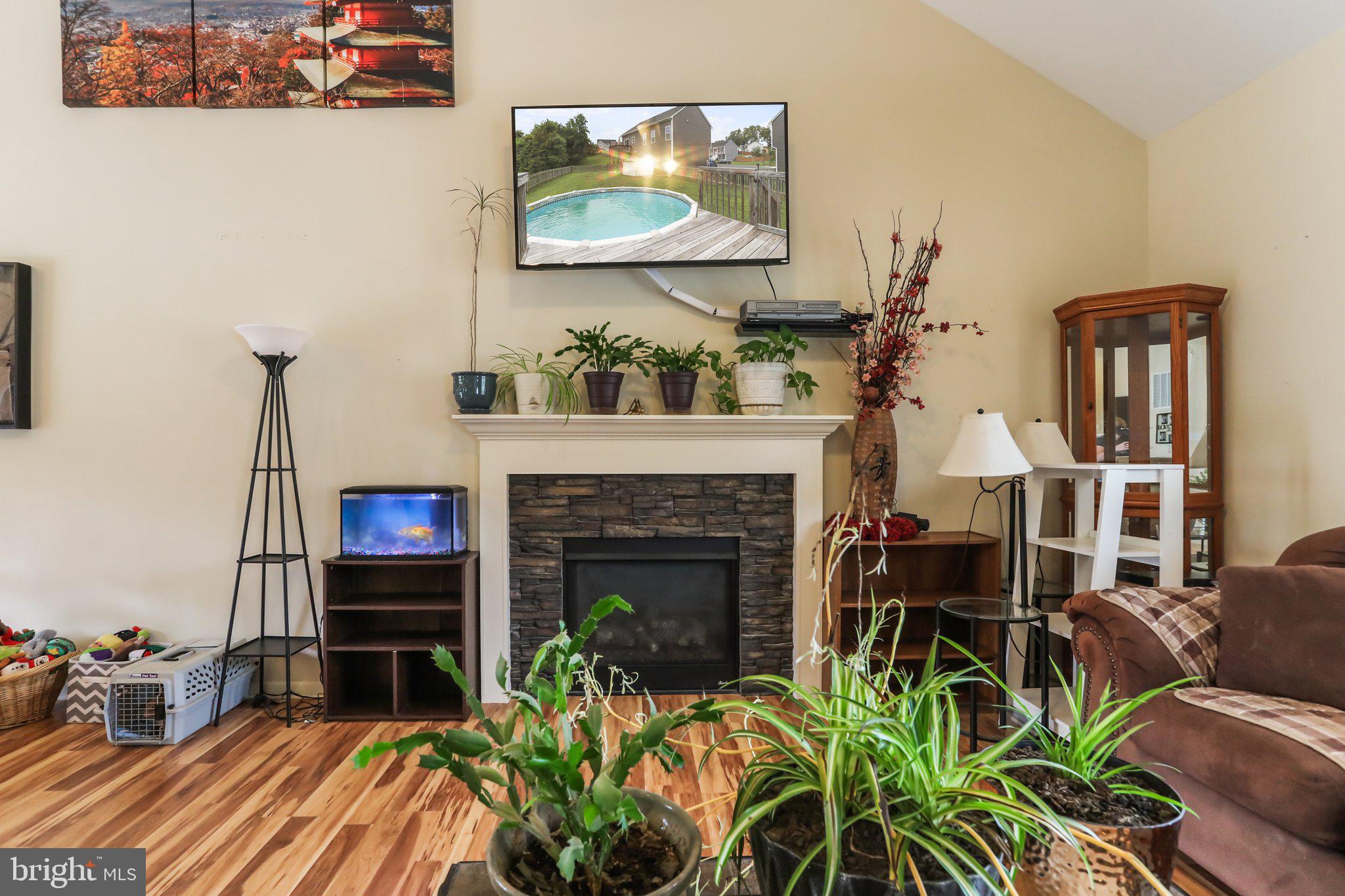 FORT HILL FARMS - Residential