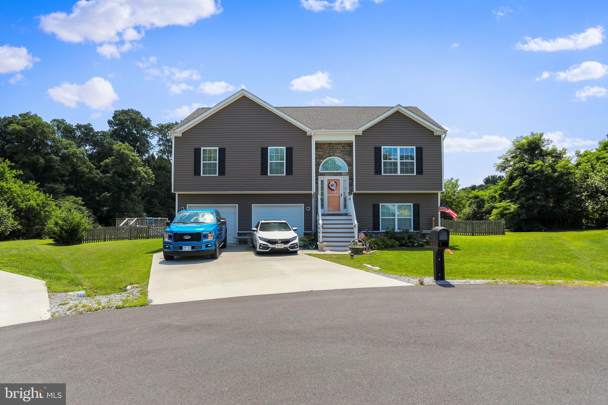 FORT HILL FARMS - Residential