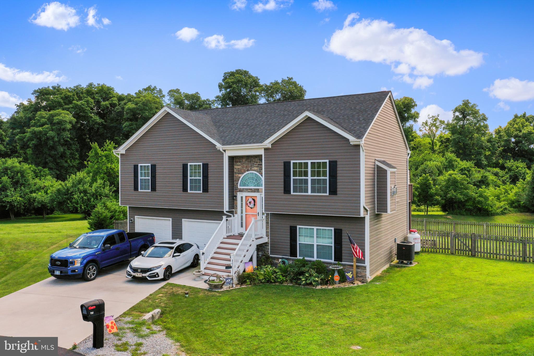 FORT HILL FARMS - Residential