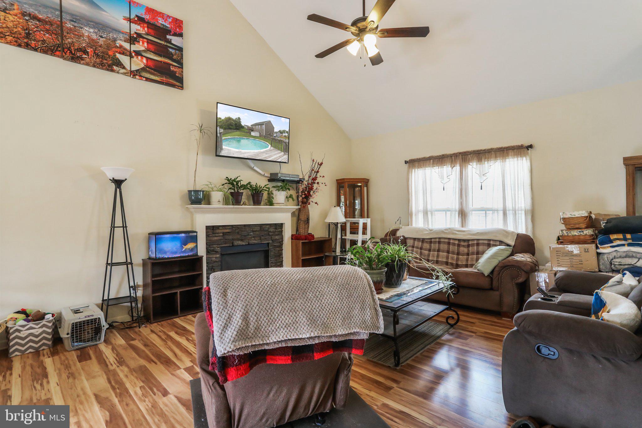 FORT HILL FARMS - Residential