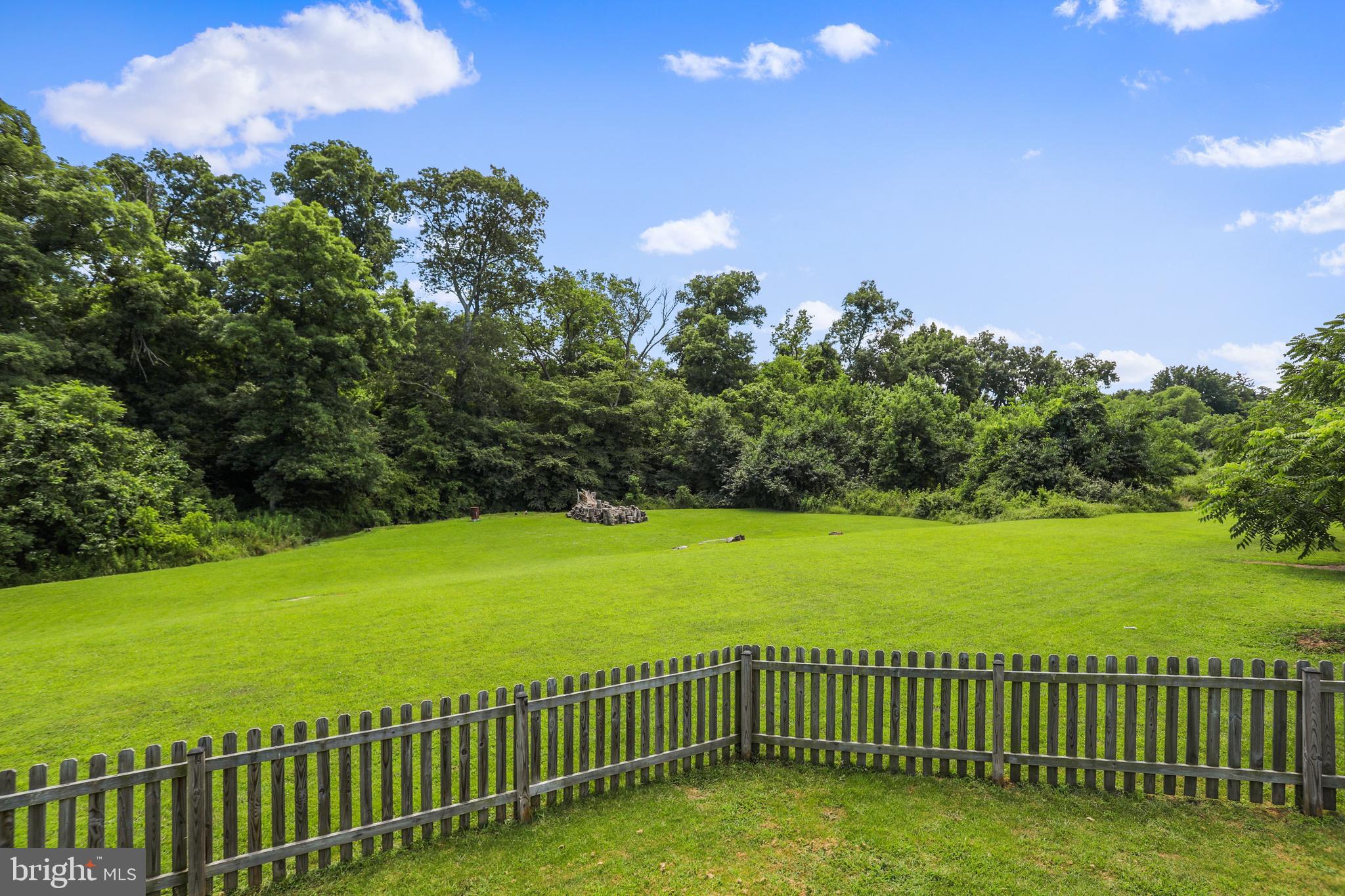 FORT HILL FARMS - Residential