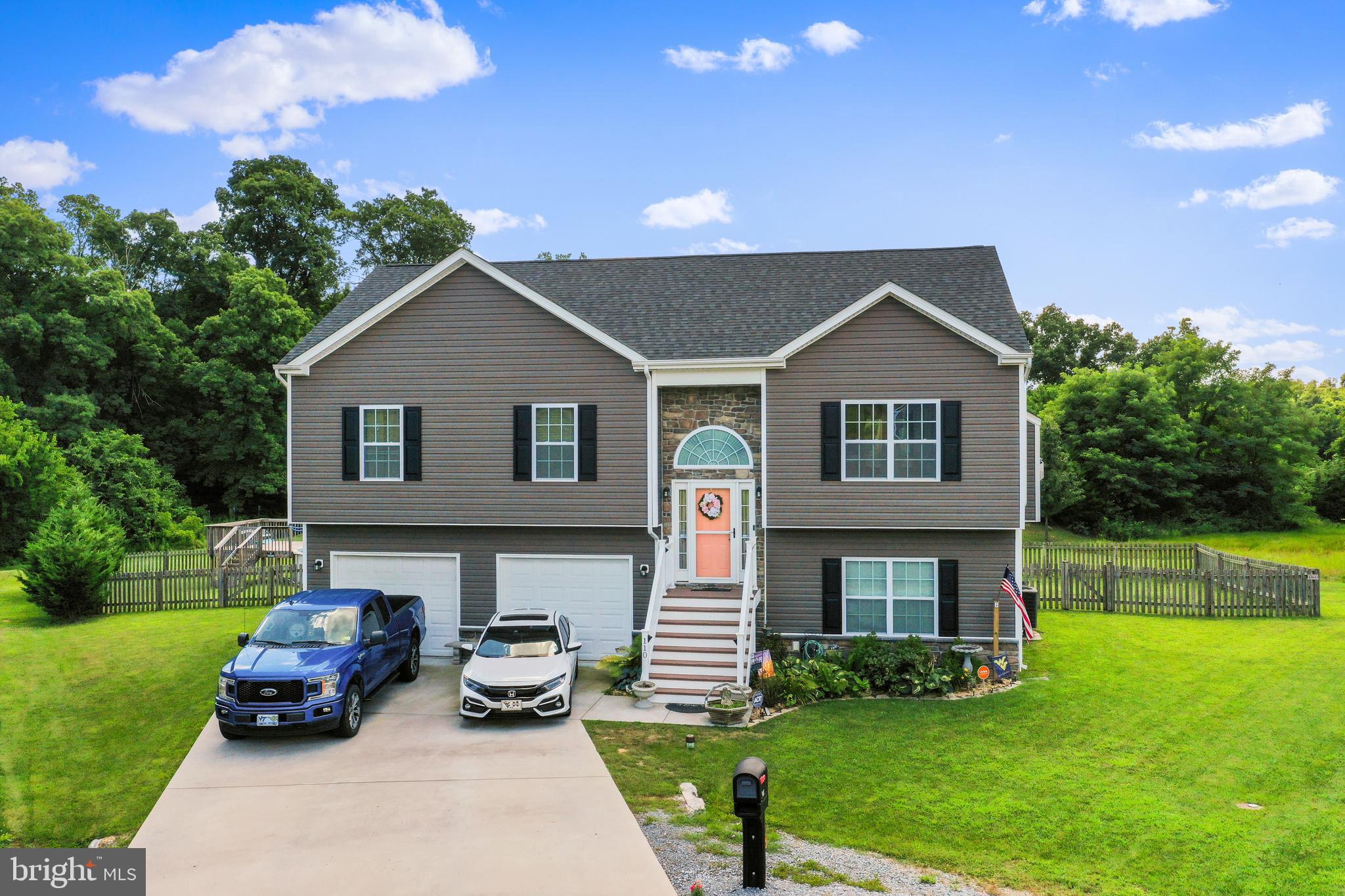 FORT HILL FARMS - Residential