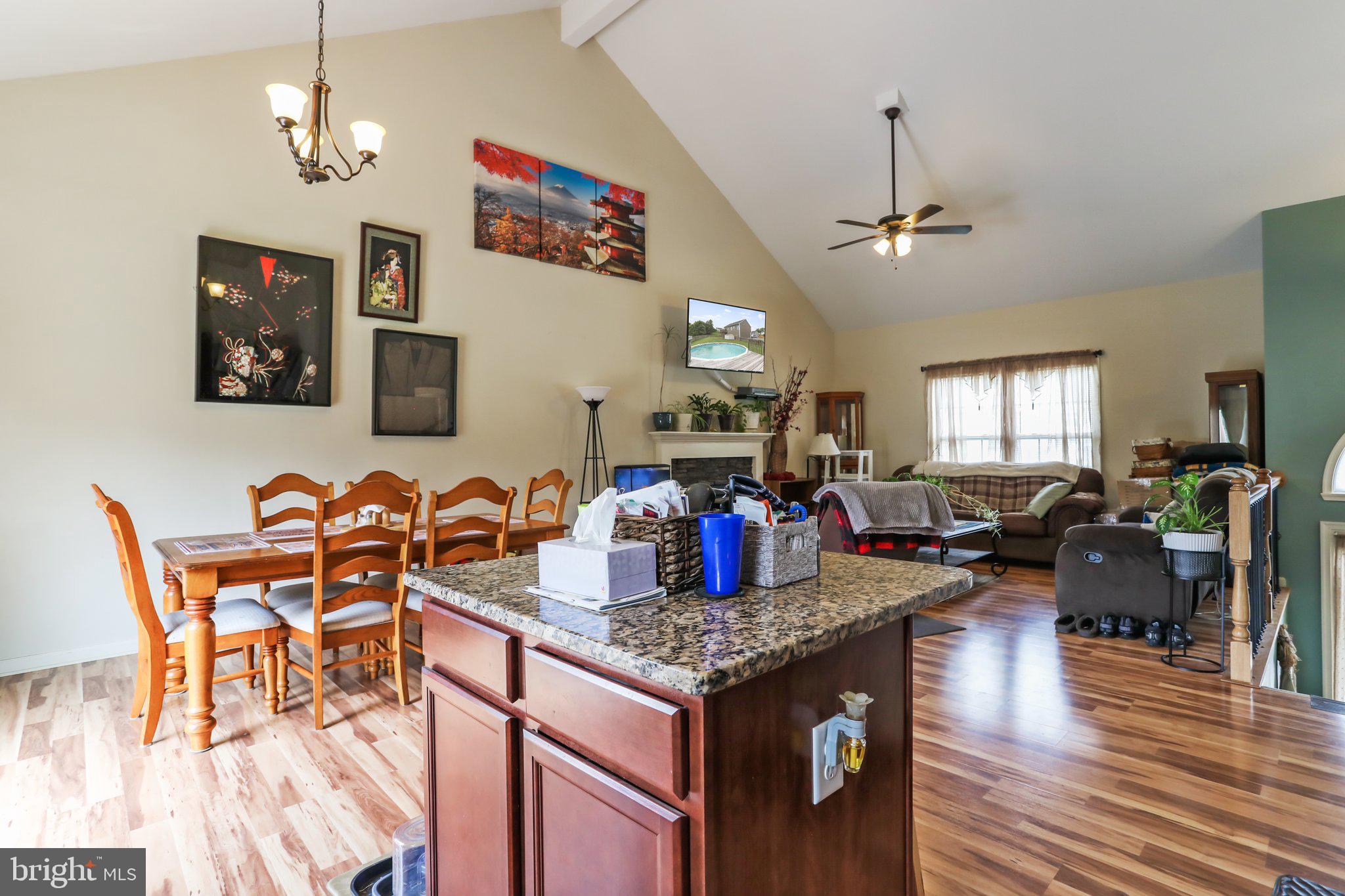 FORT HILL FARMS - Residential