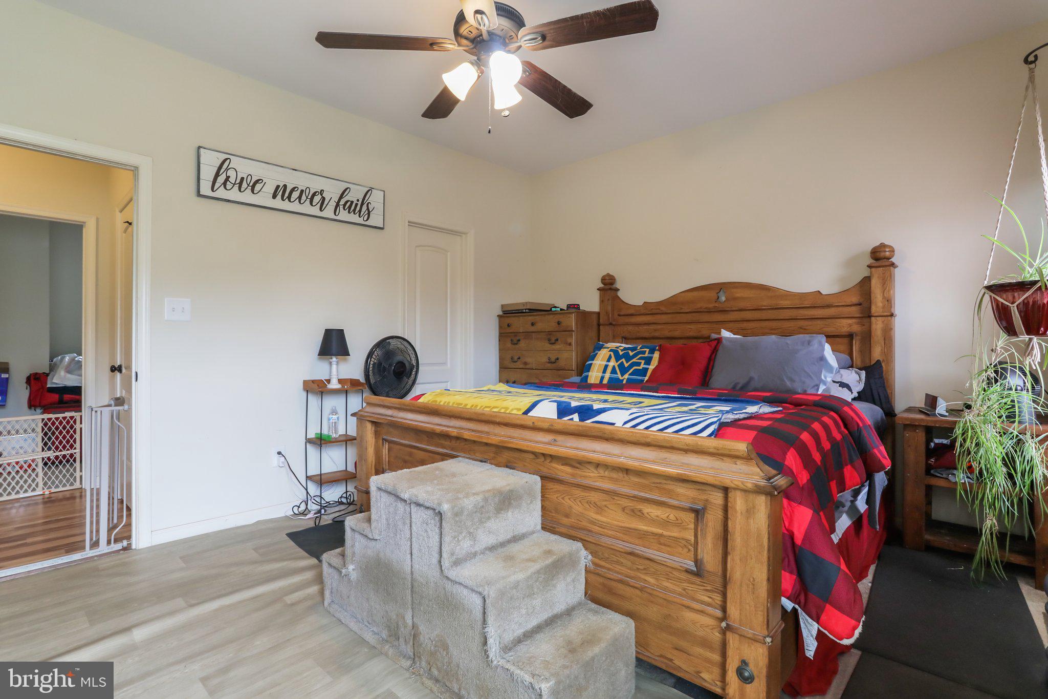 FORT HILL FARMS - Residential