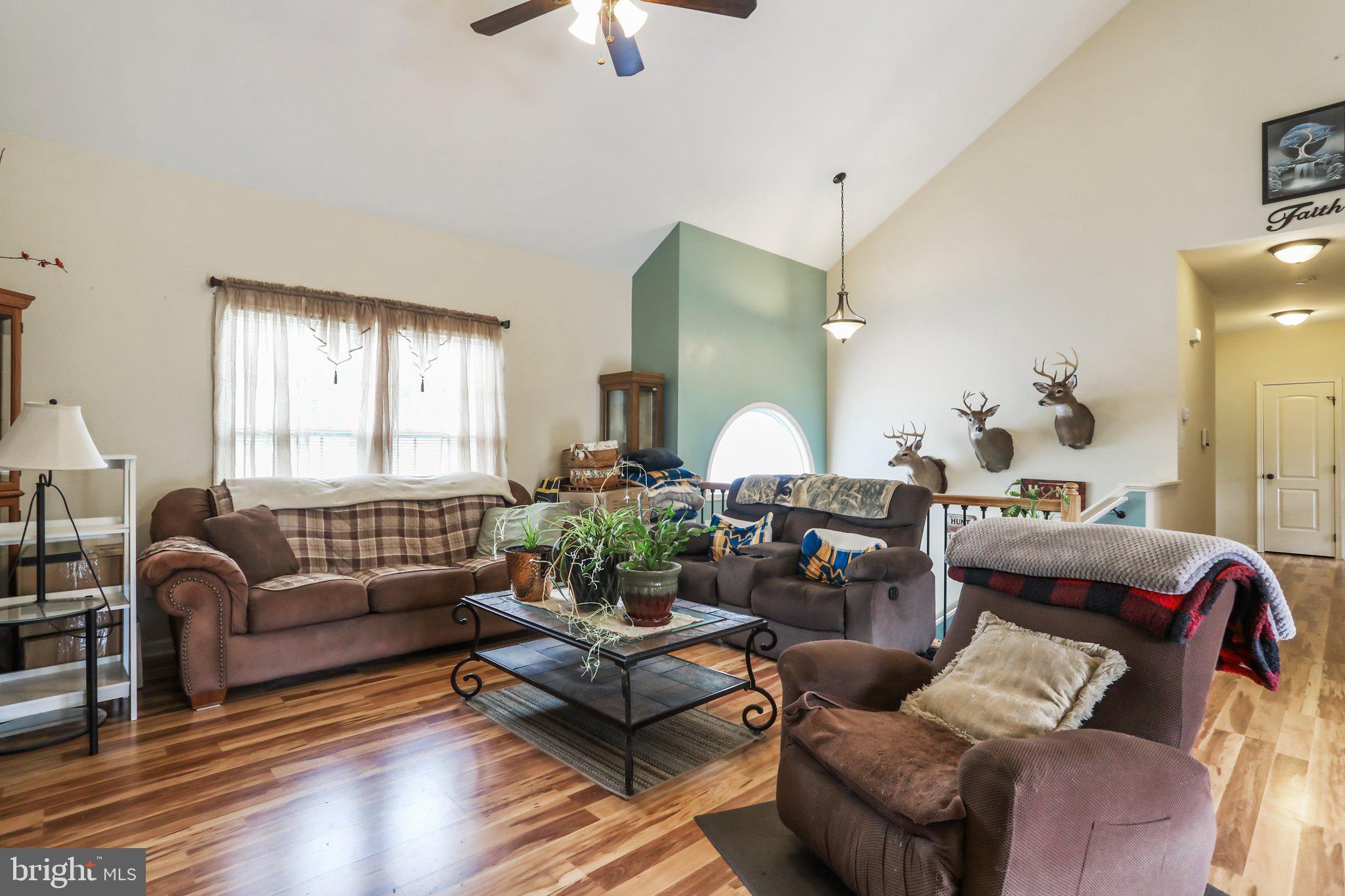 FORT HILL FARMS - Residential