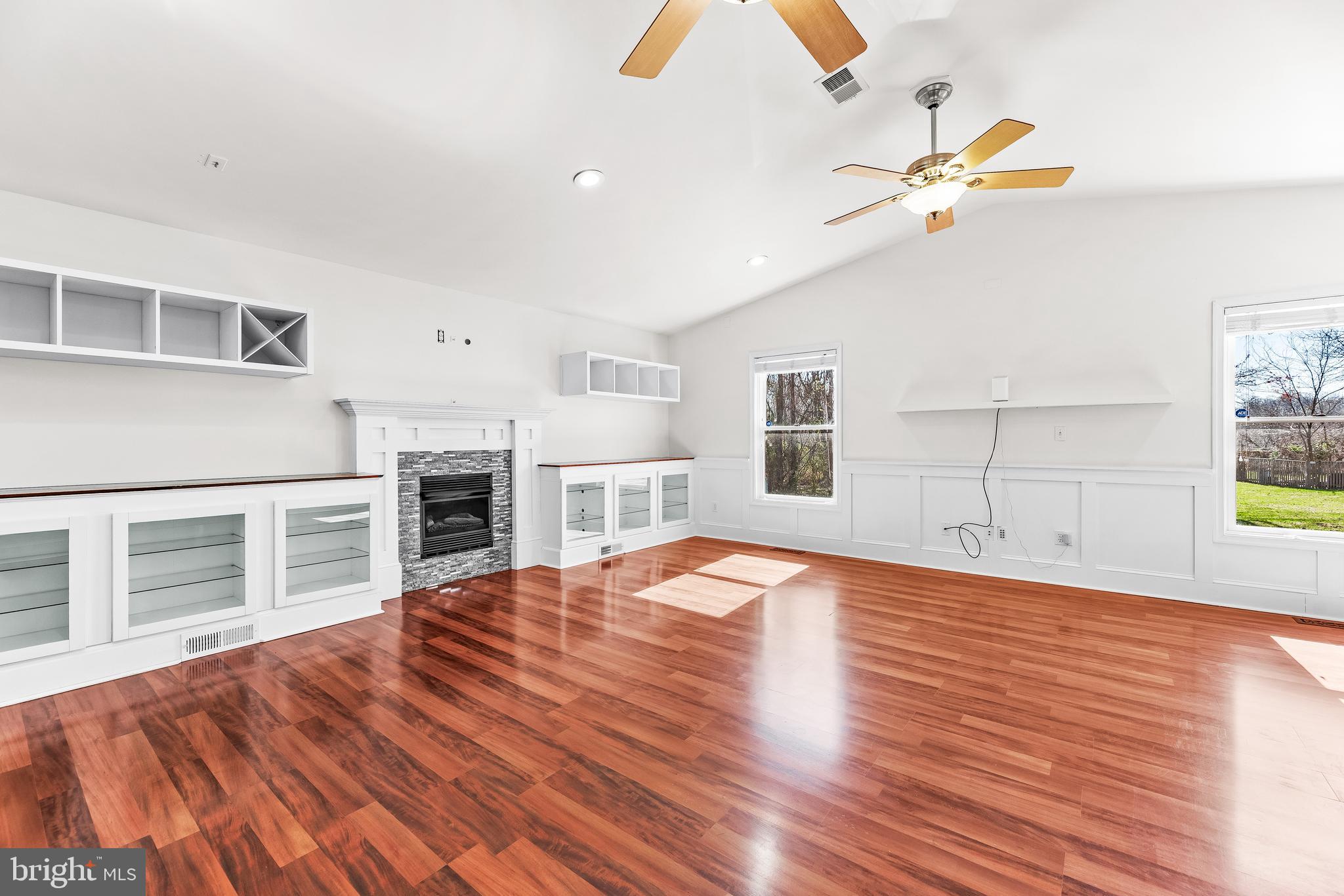 THE HIGHLANDS - Residential