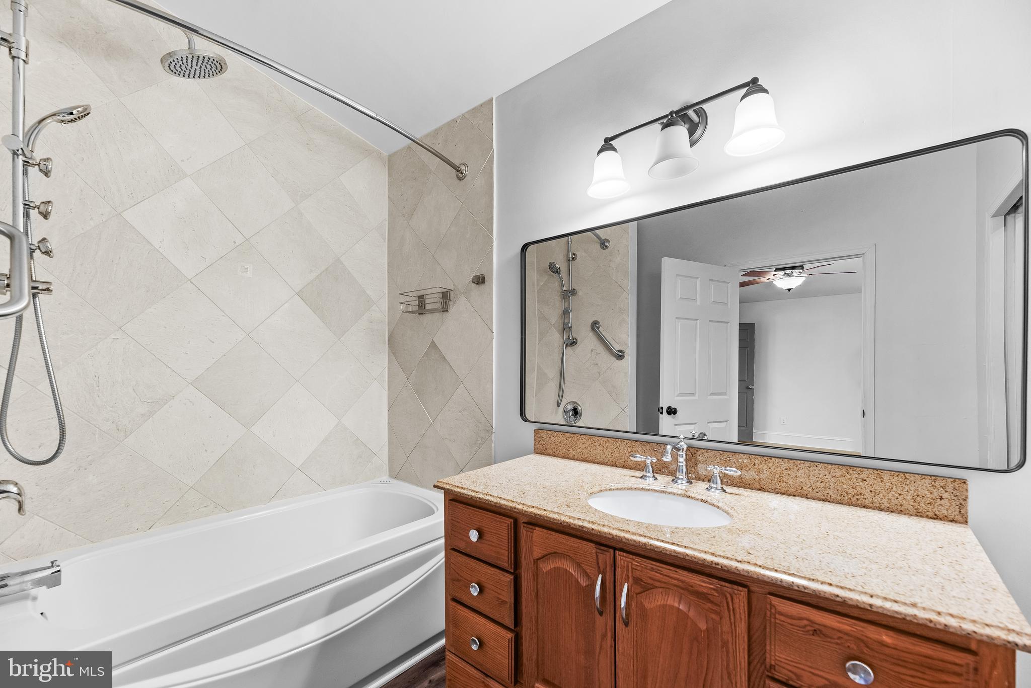 THE HIGHLANDS - Residential