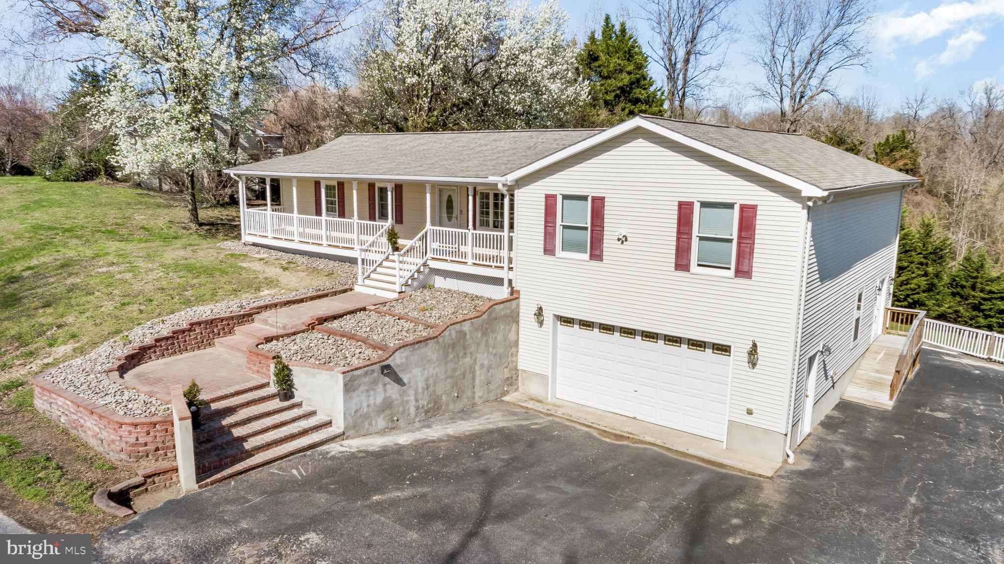 THE HIGHLANDS - Residential