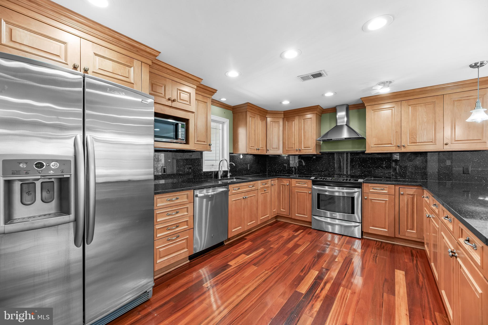 THE HIGHLANDS - Residential