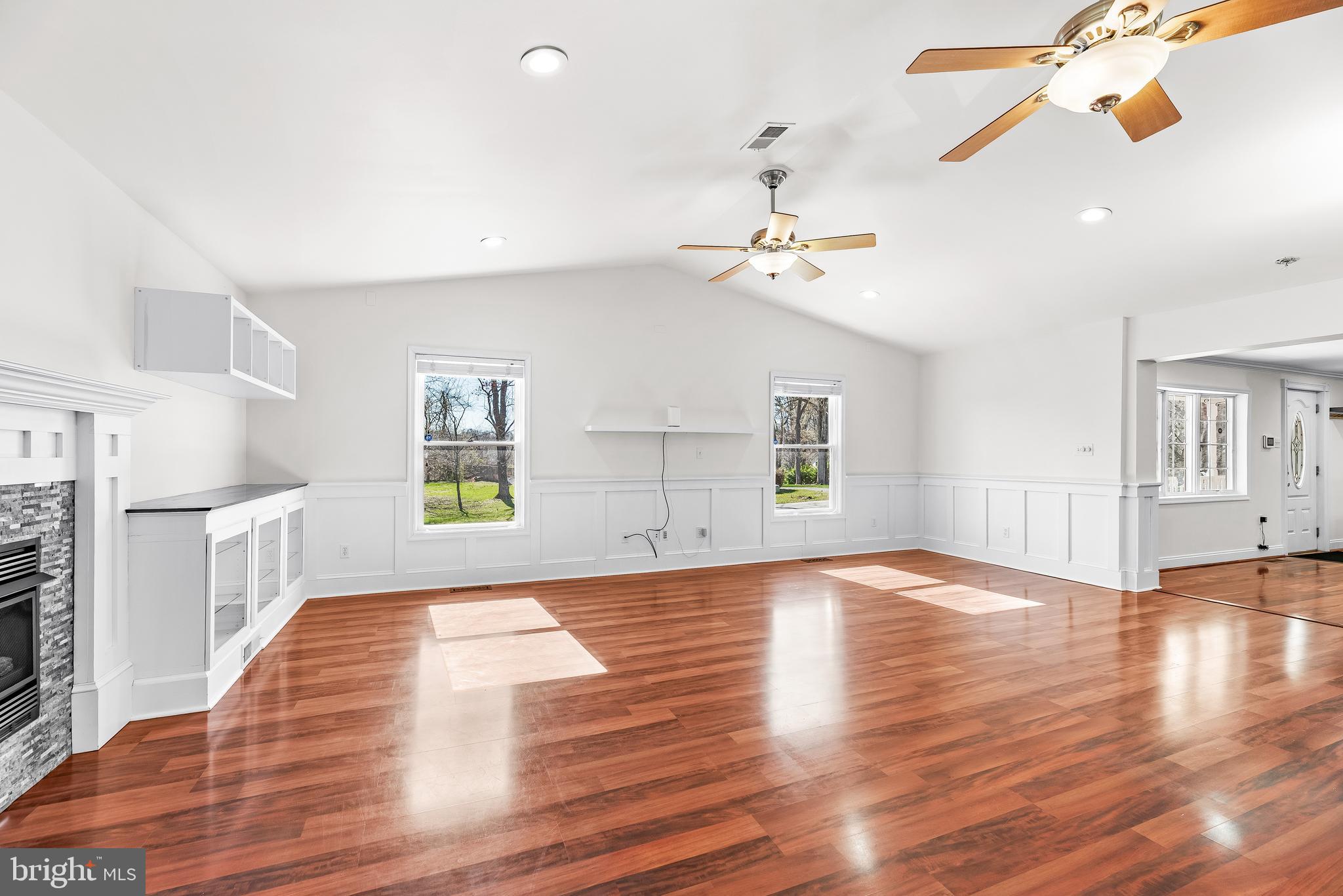 THE HIGHLANDS - Residential