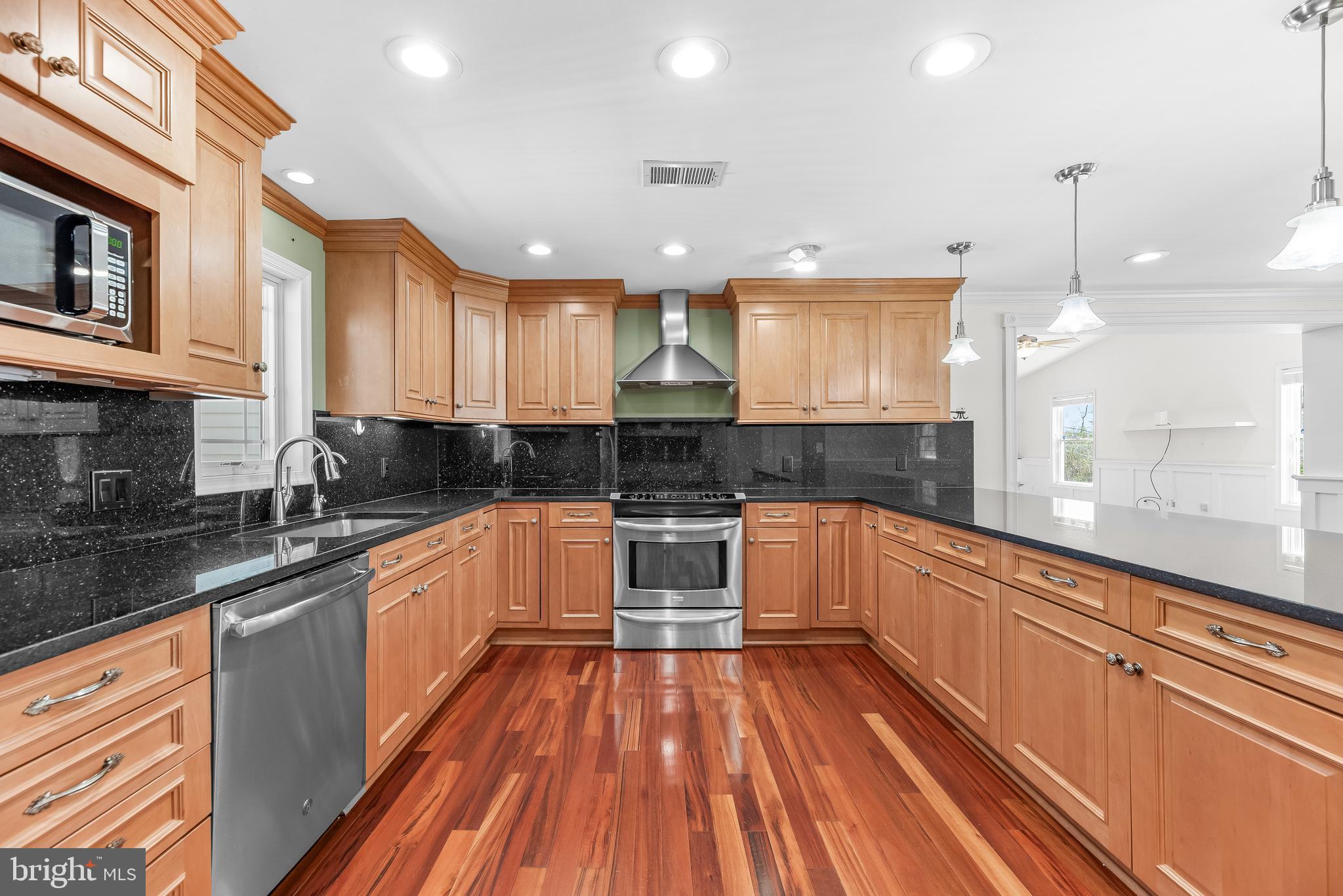 THE HIGHLANDS - Residential