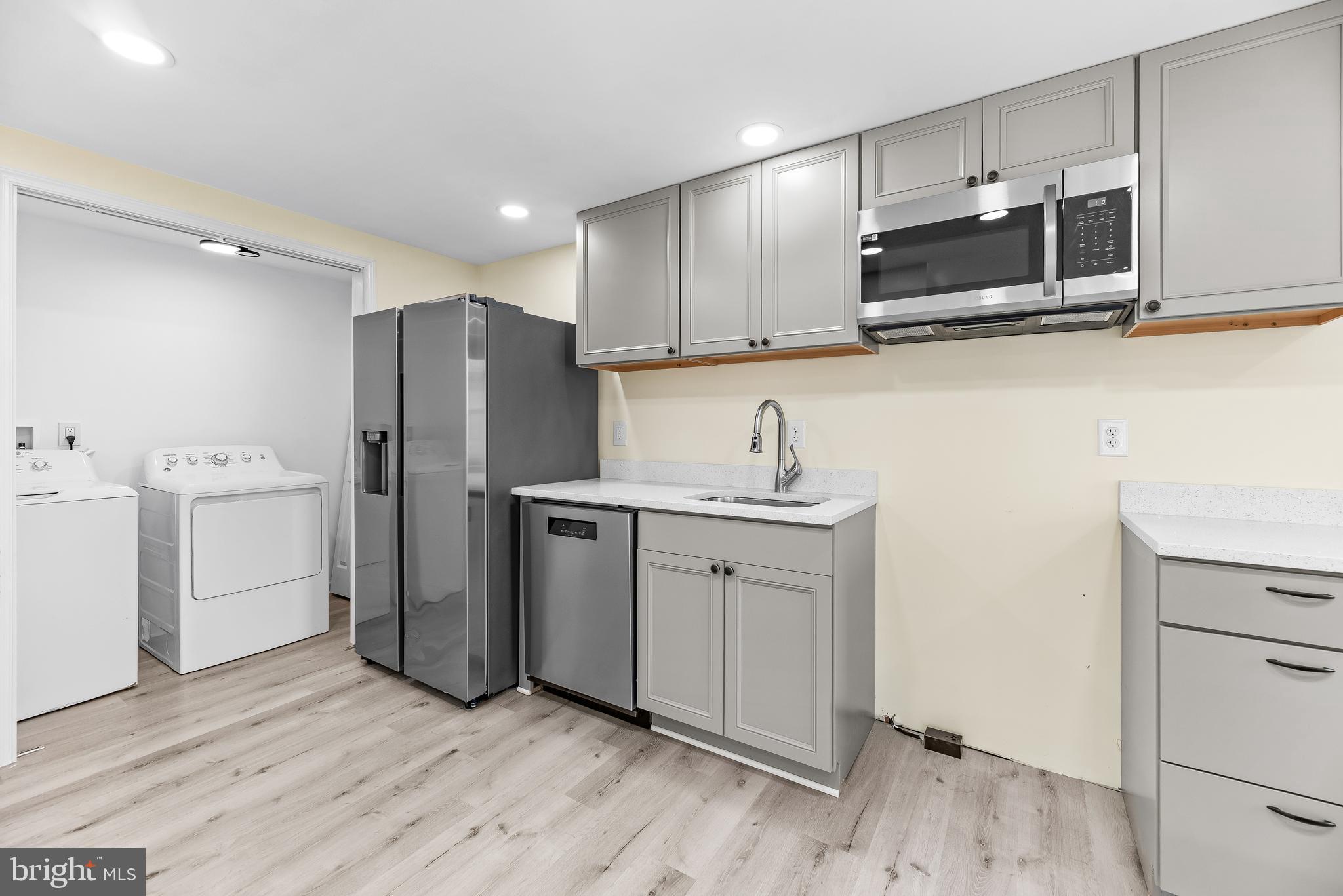 THE HIGHLANDS - Residential