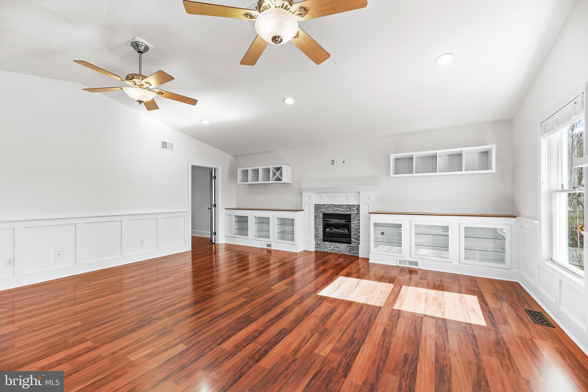 THE HIGHLANDS - Residential