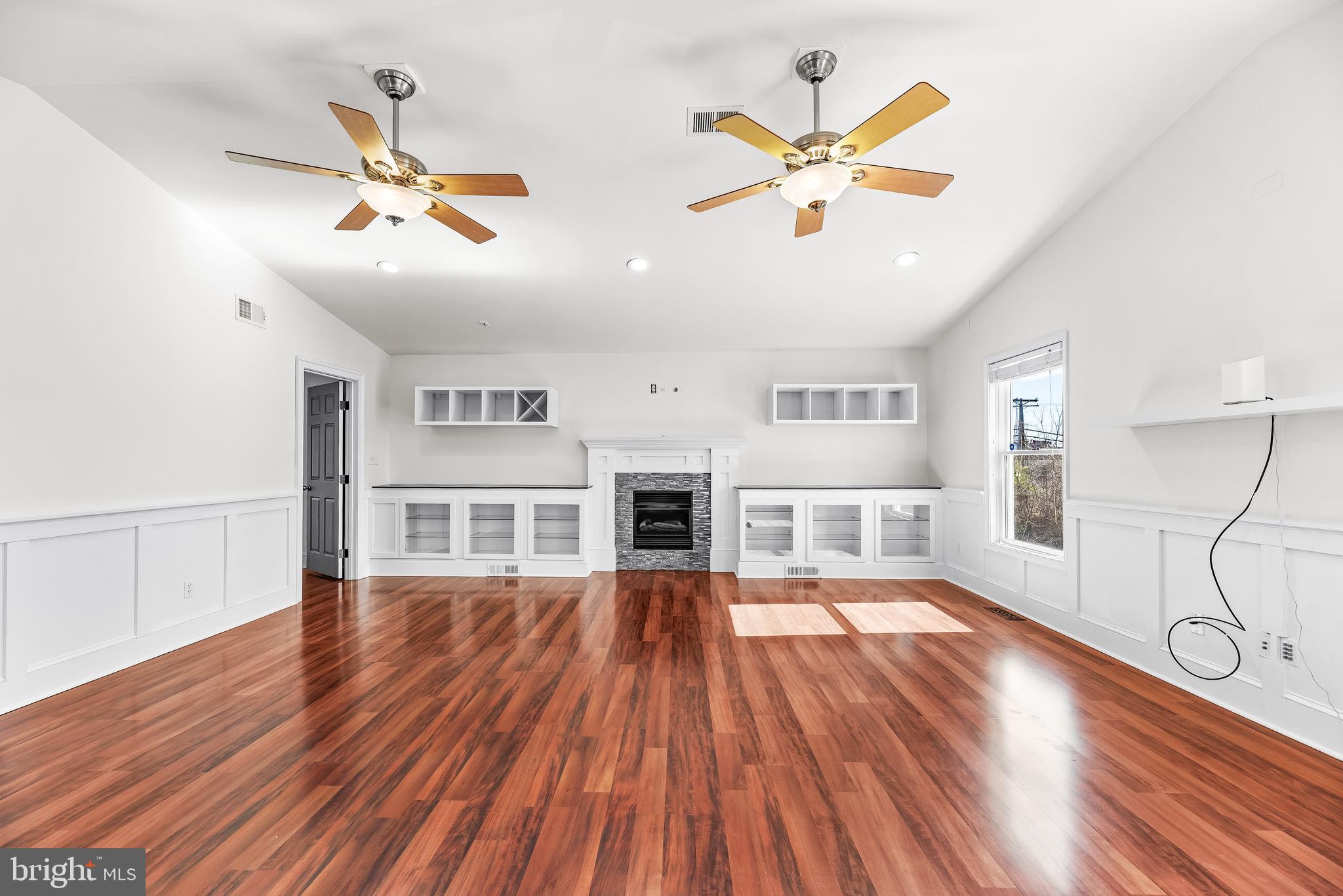 THE HIGHLANDS - Residential