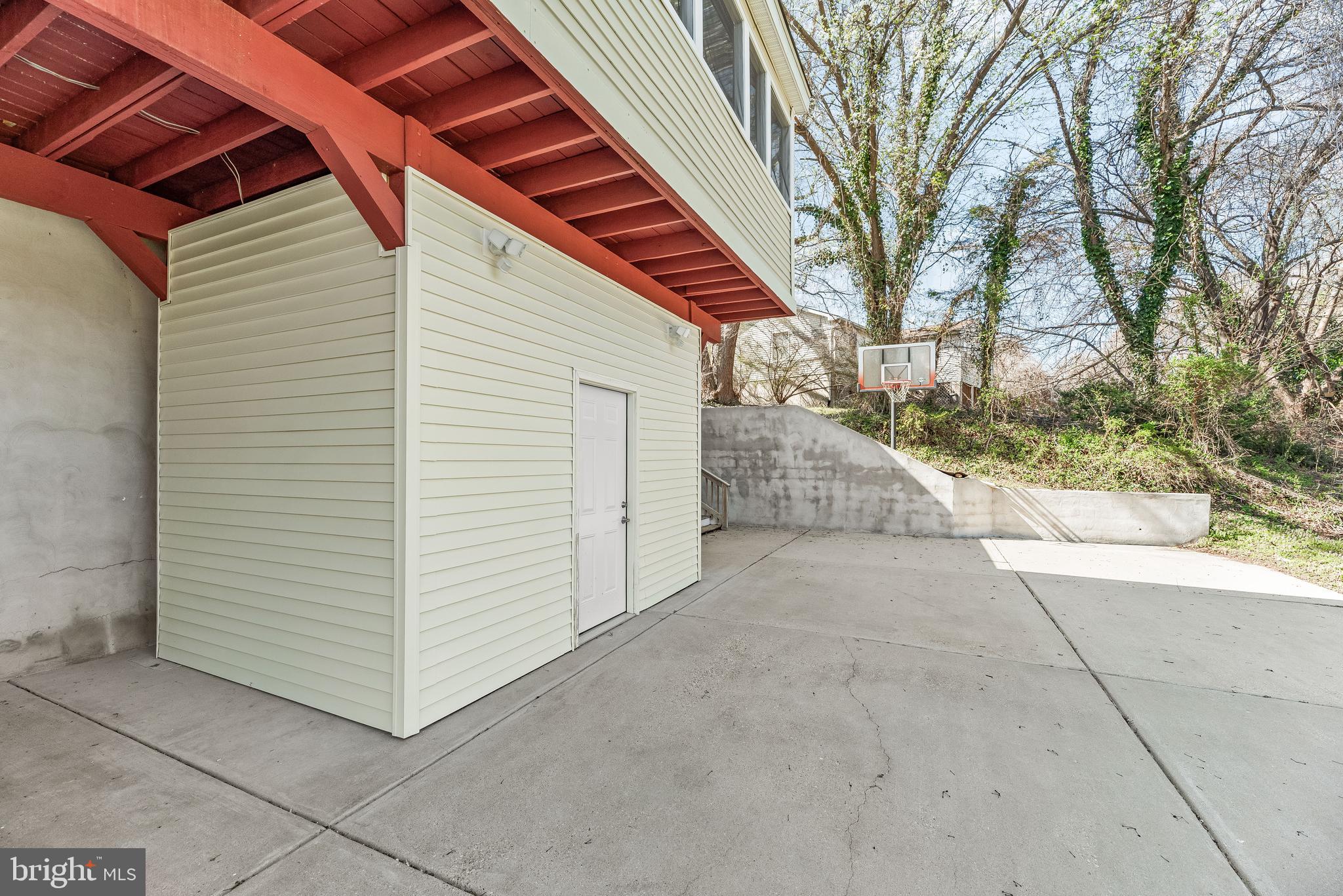 THE HIGHLANDS - Residential