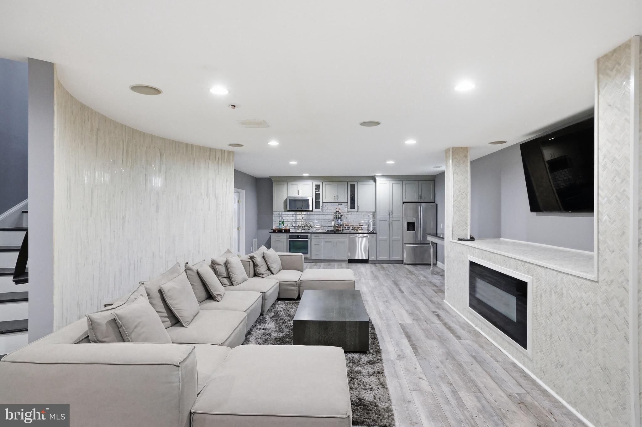 ONE LOUDOUN LAND BAY B - Residential