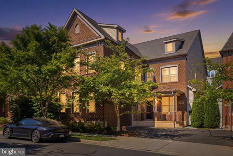 Photo of 20623 Holyoke Drive, ASHBURN, VA 20147 (MLS # VALO2125406)