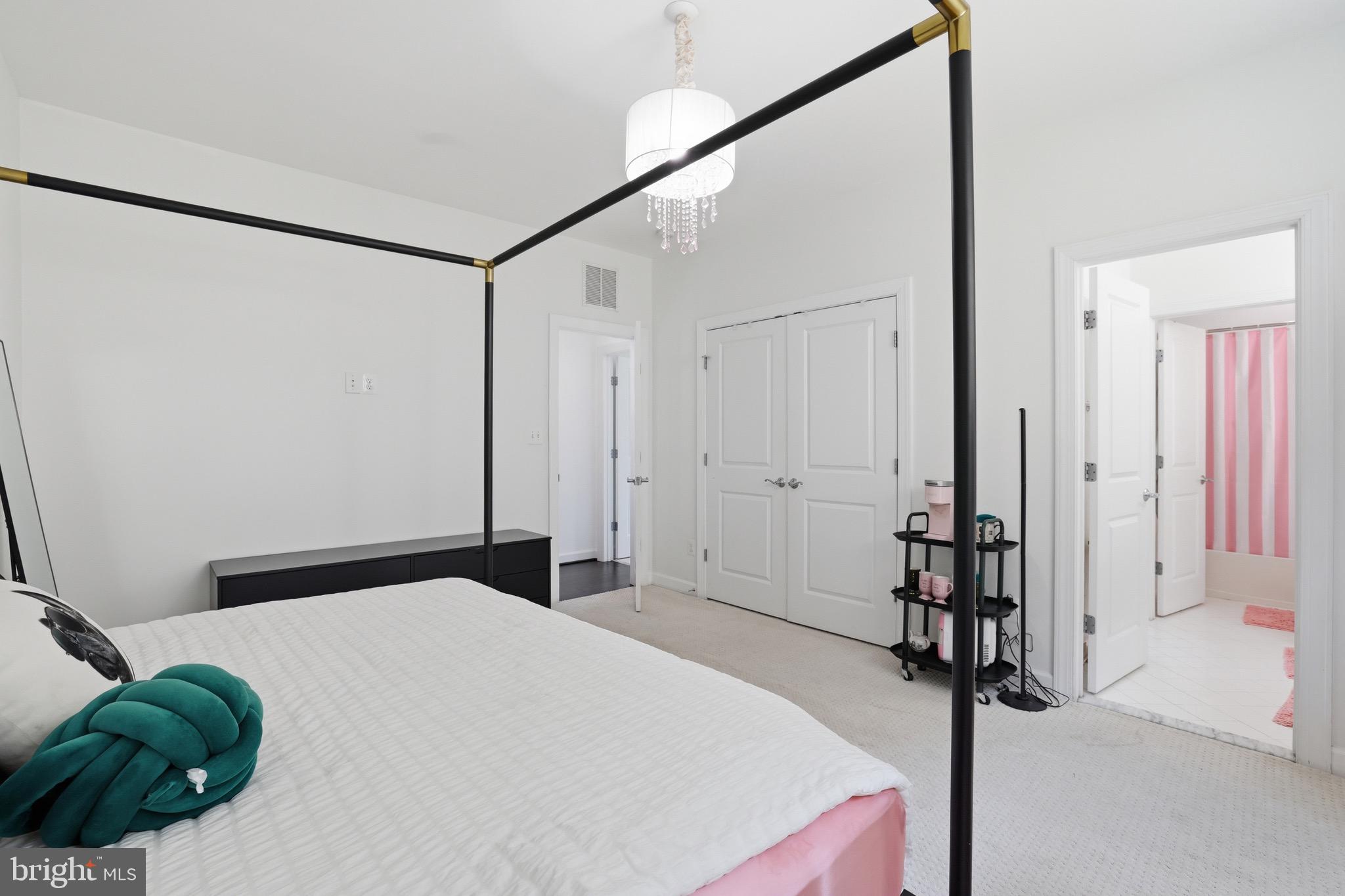 ONE LOUDOUN LAND BAY B - Residential