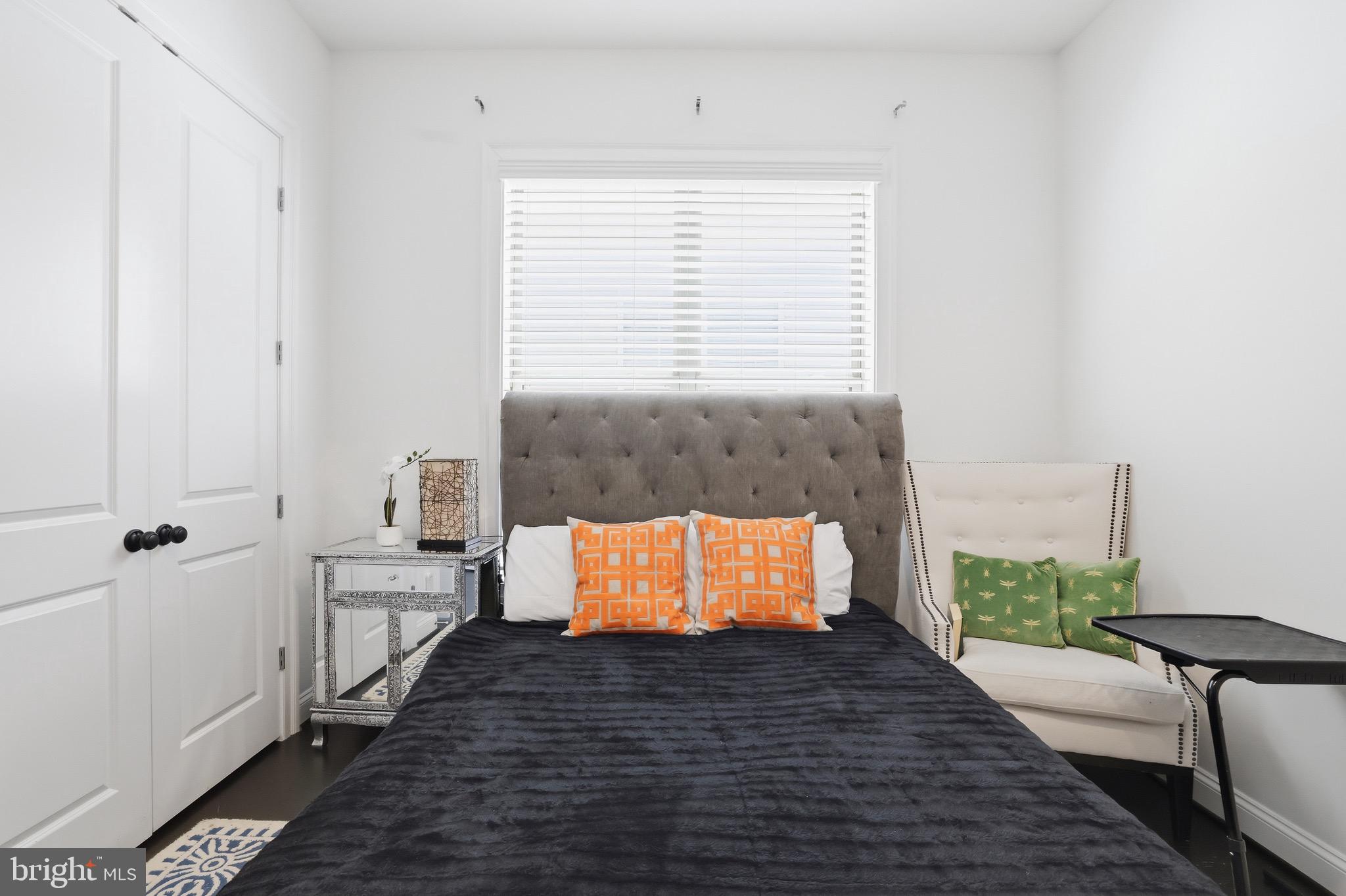 ONE LOUDOUN LAND BAY B - Residential