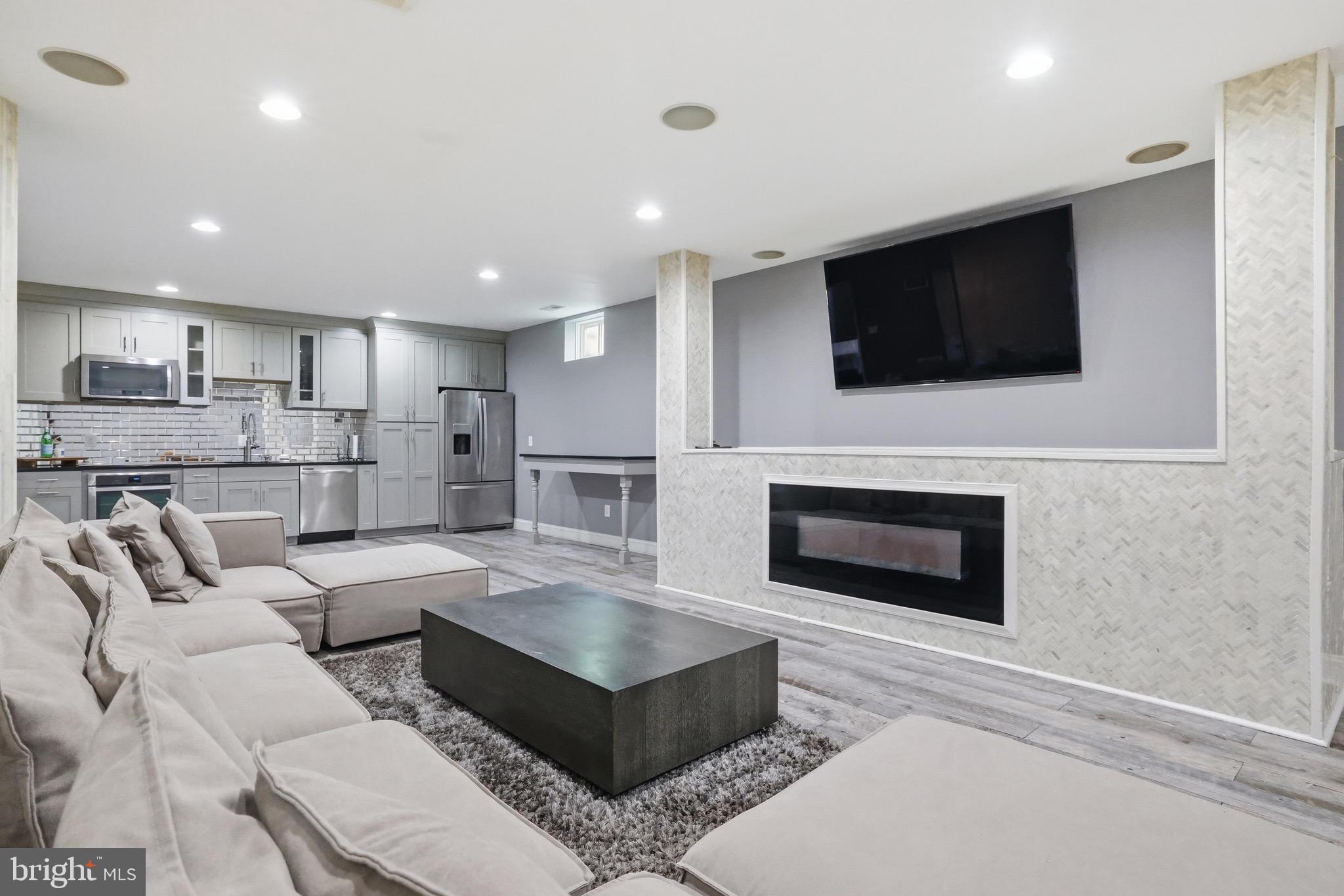 ONE LOUDOUN LAND BAY B - Residential