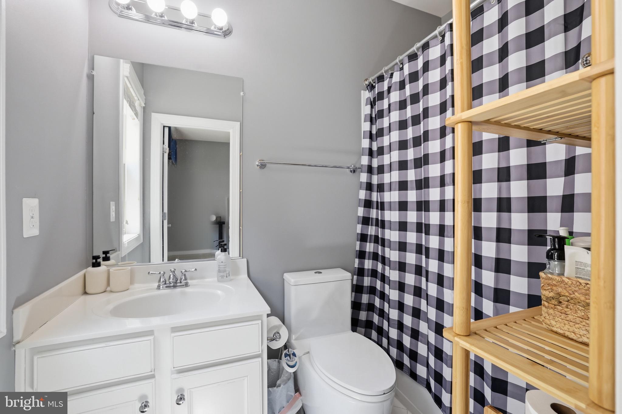 ONE LOUDOUN LAND BAY B - Residential