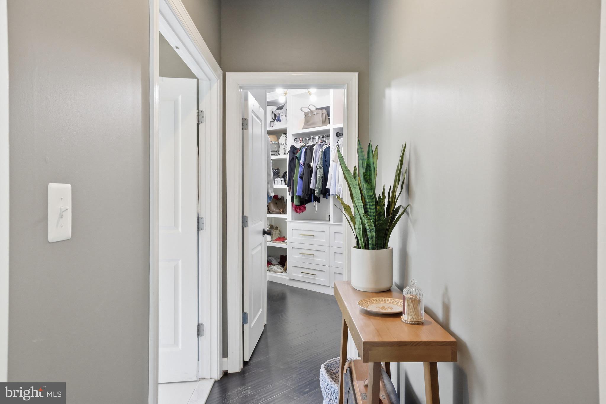 ONE LOUDOUN LAND BAY B - Residential