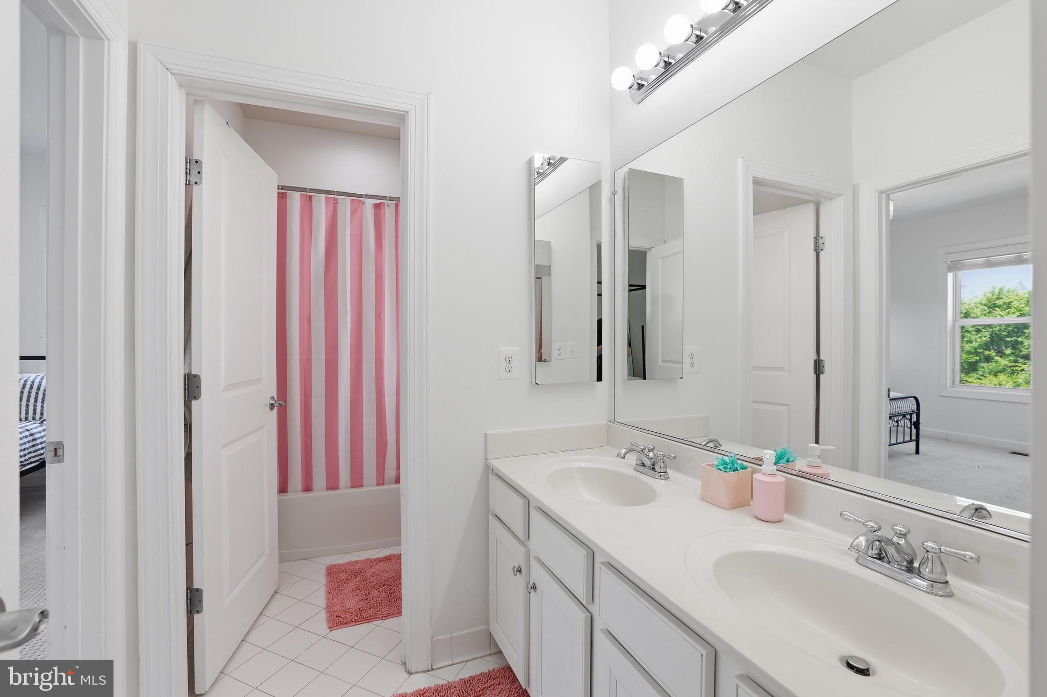 ONE LOUDOUN LAND BAY B - Residential