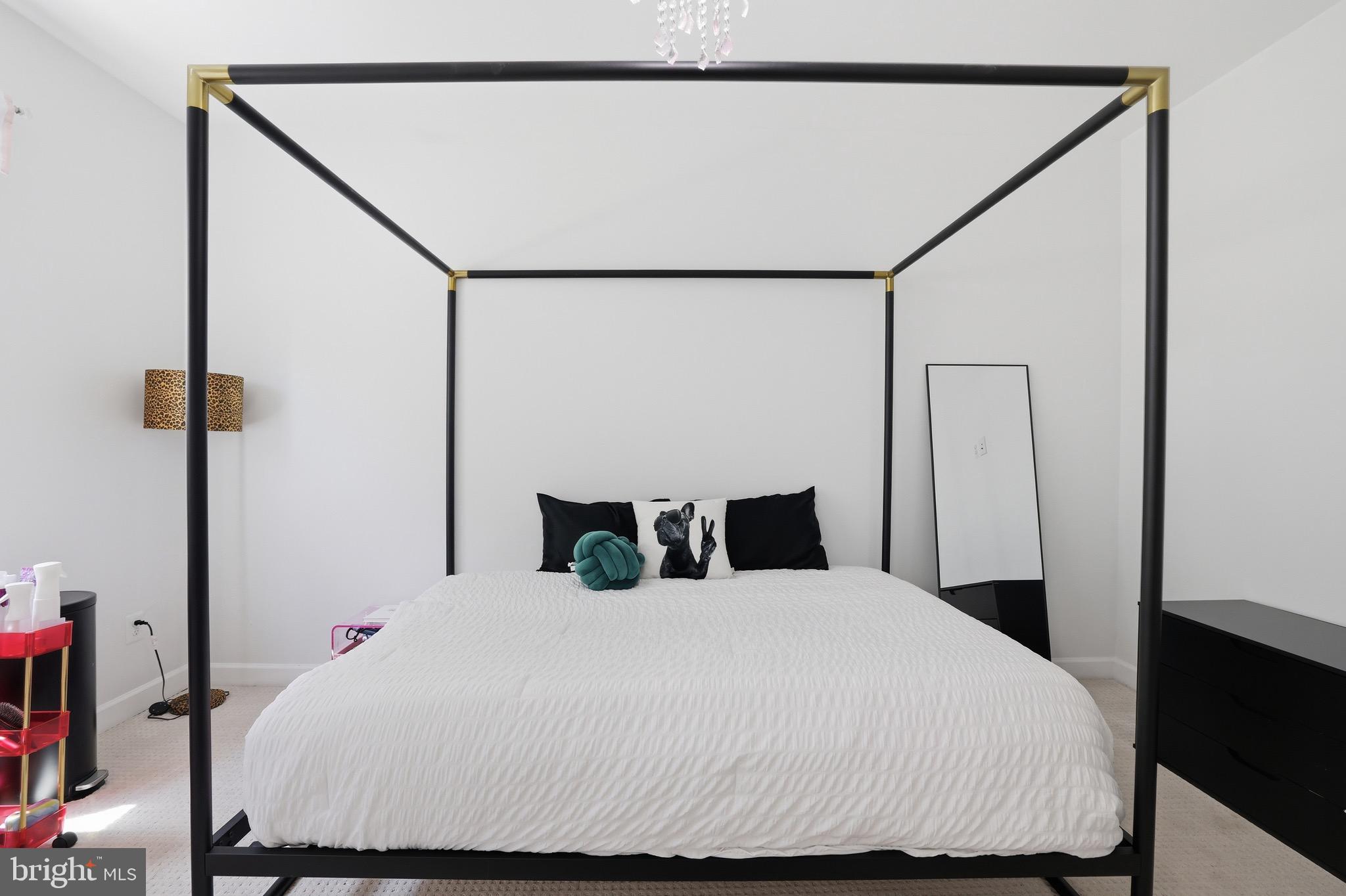 ONE LOUDOUN LAND BAY B - Residential
