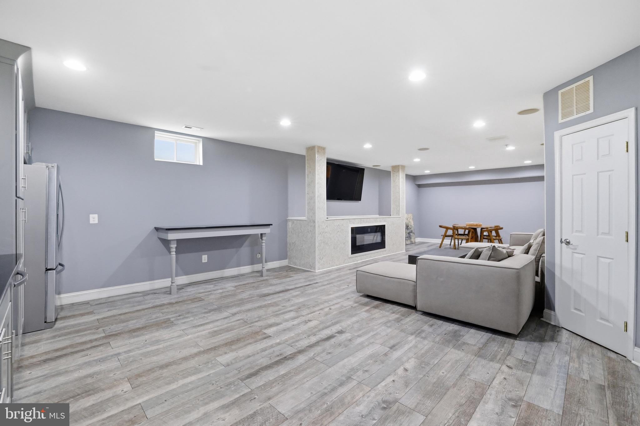 ONE LOUDOUN LAND BAY B - Residential