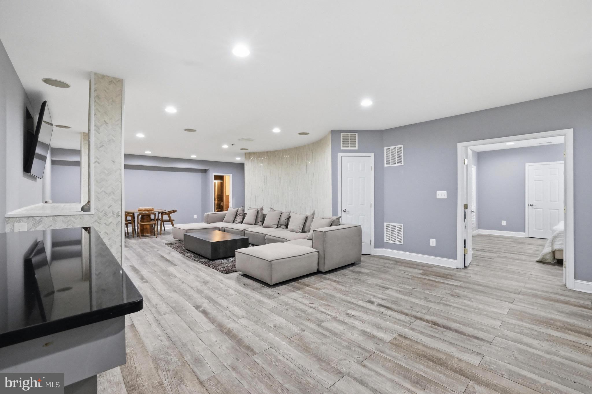 ONE LOUDOUN LAND BAY B - Residential