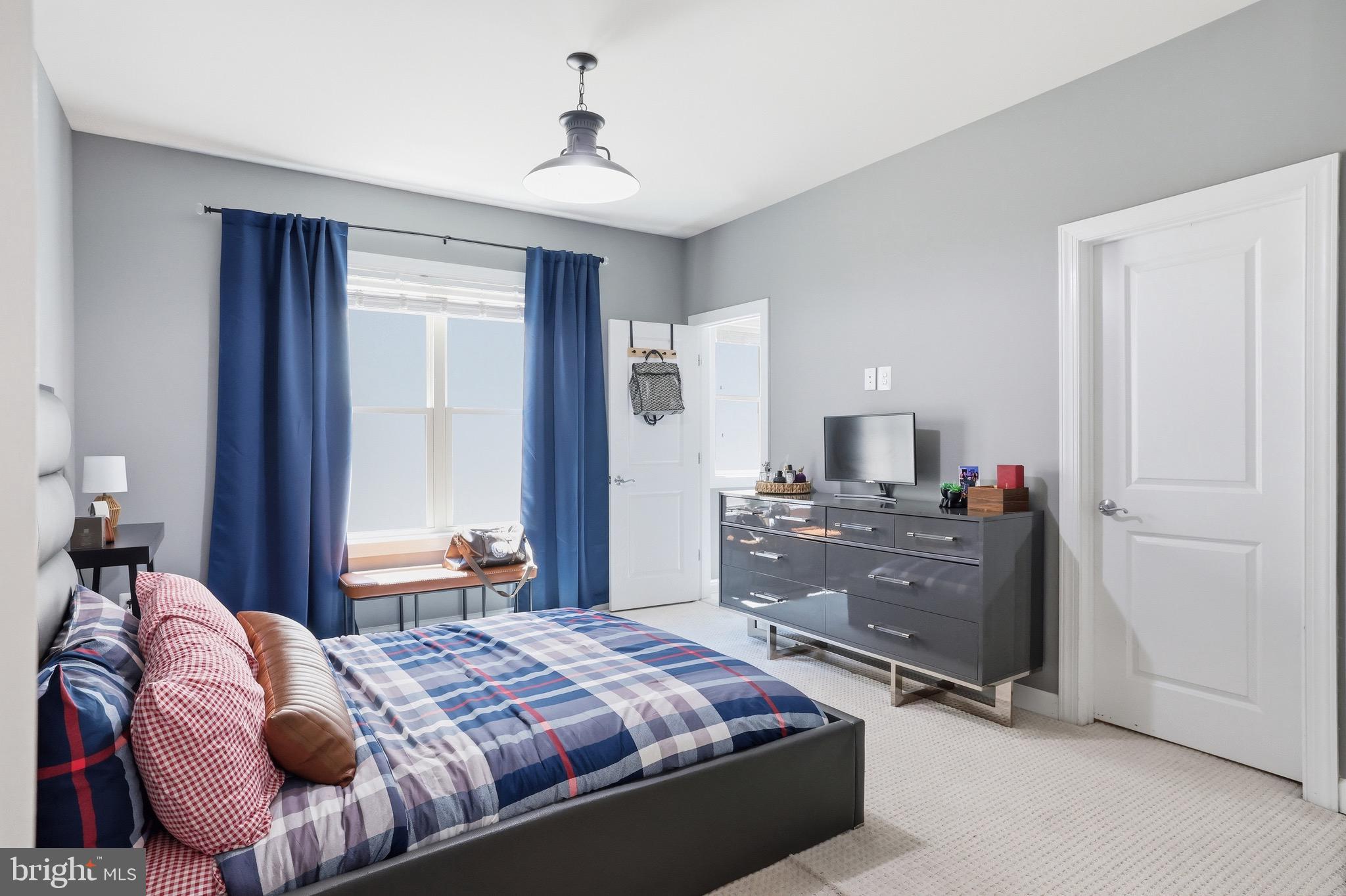 ONE LOUDOUN LAND BAY B - Residential