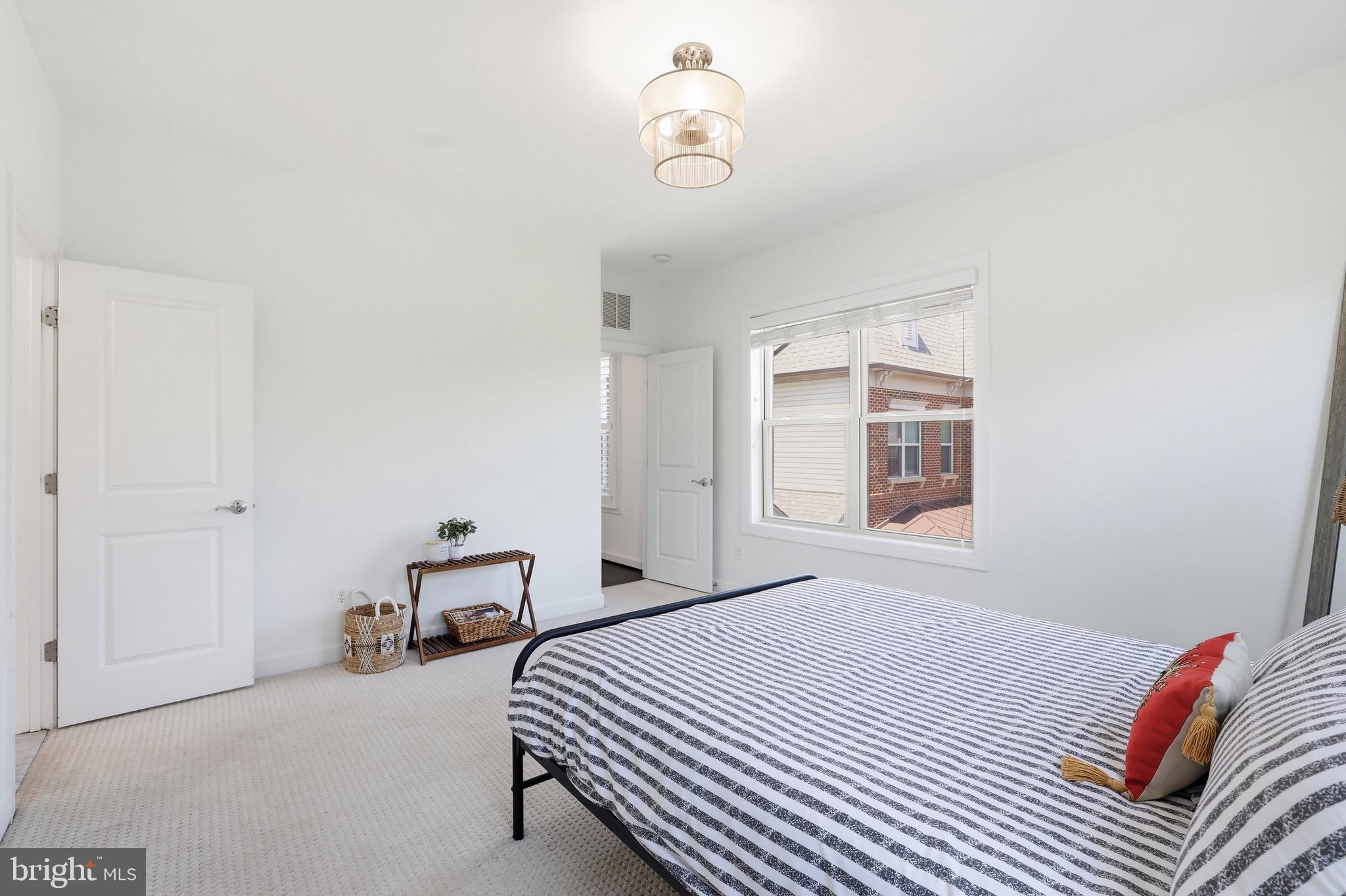 ONE LOUDOUN LAND BAY B - Residential