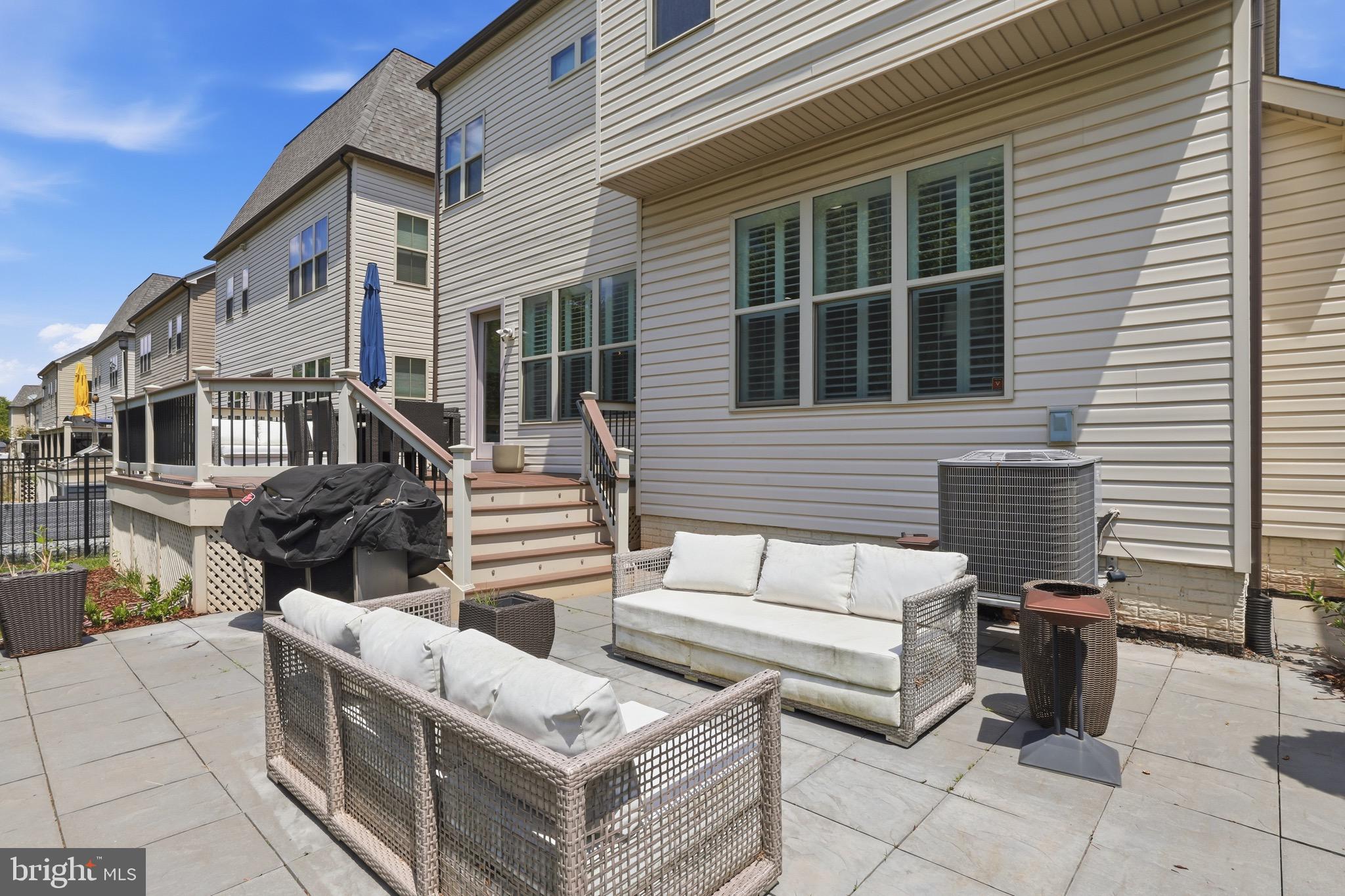 ONE LOUDOUN LAND BAY B - Residential