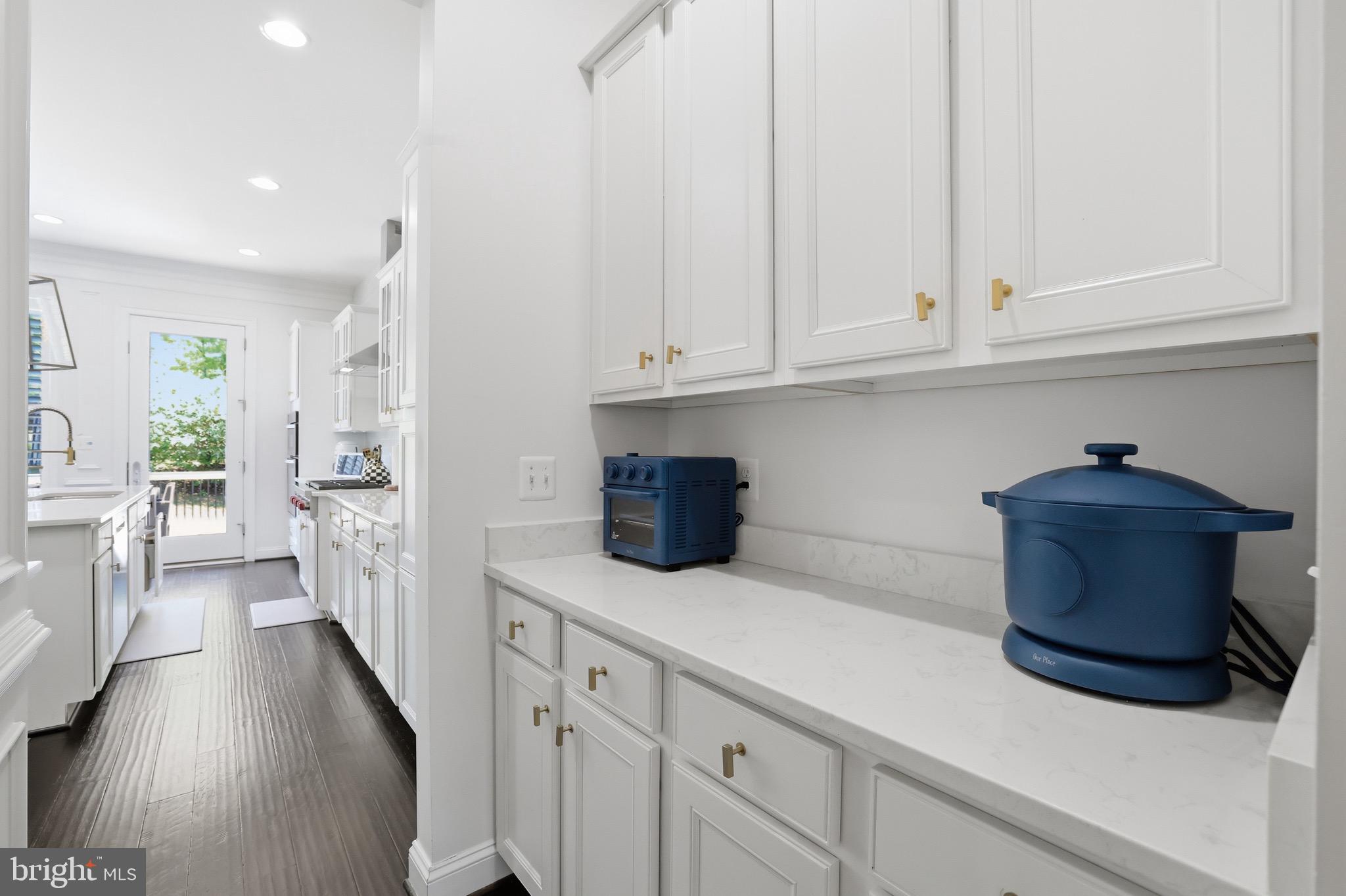ONE LOUDOUN LAND BAY B - Residential