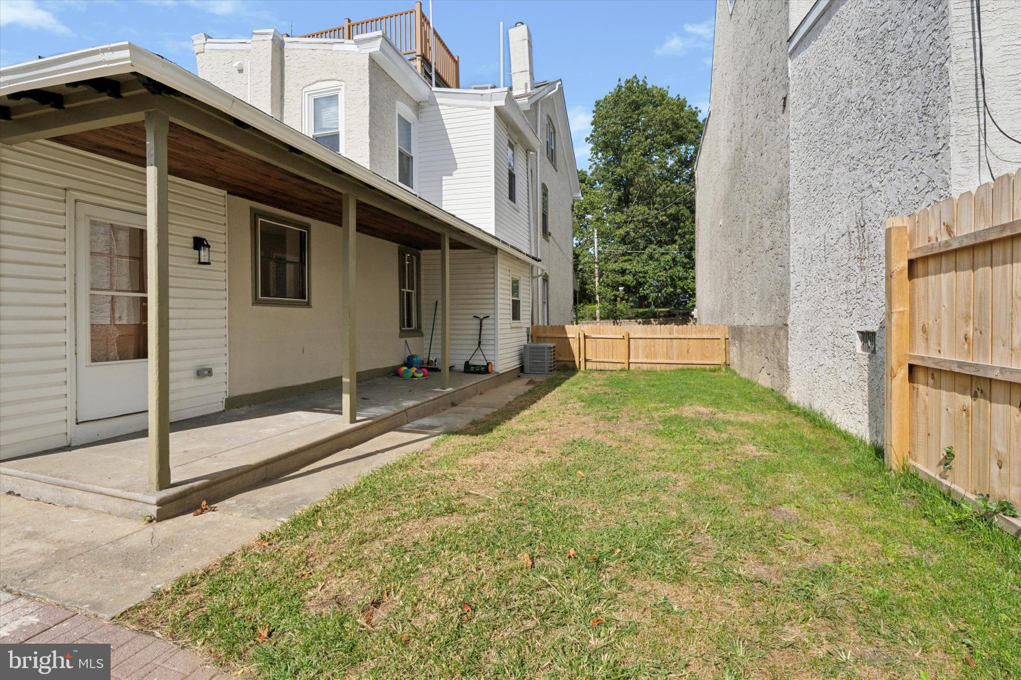 ROXBOROUGH - Residential Lease