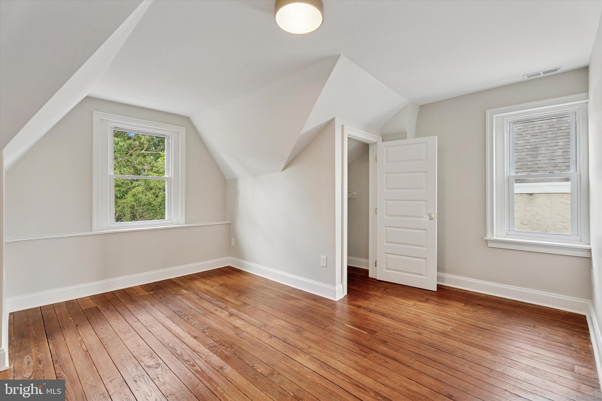 ROXBOROUGH - Residential Lease