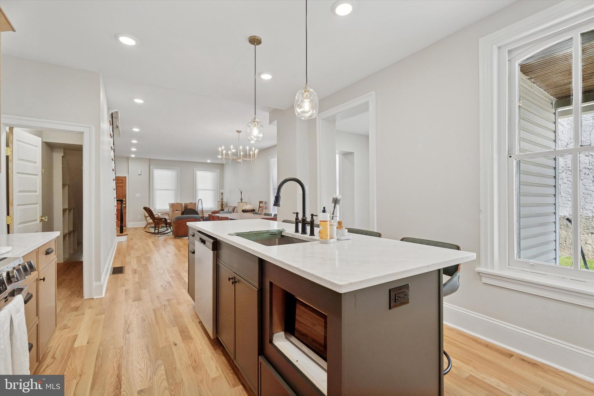 ROXBOROUGH - Residential Lease