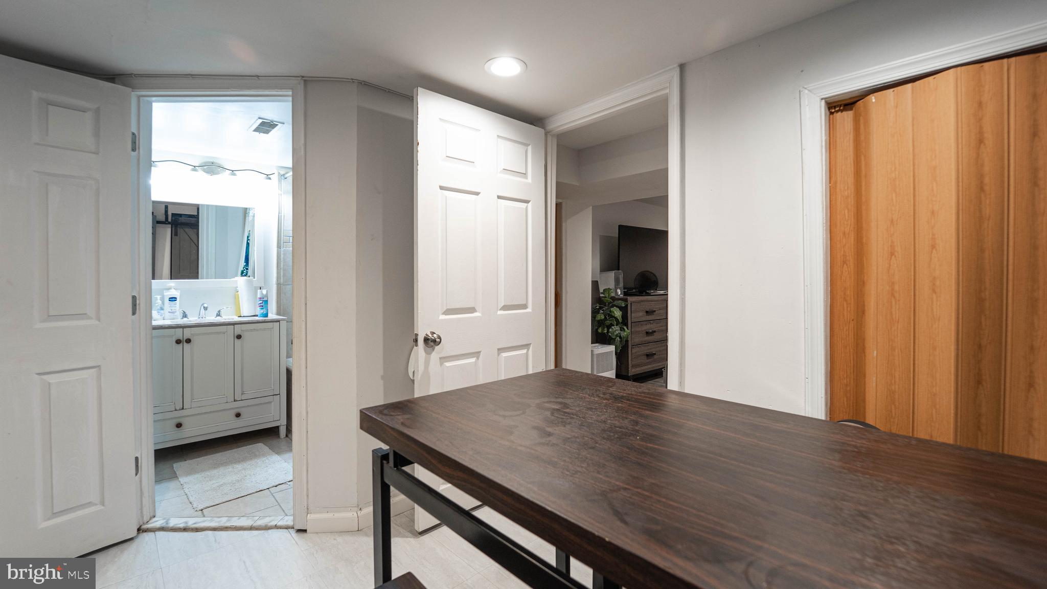 HILLEN - Residential Lease