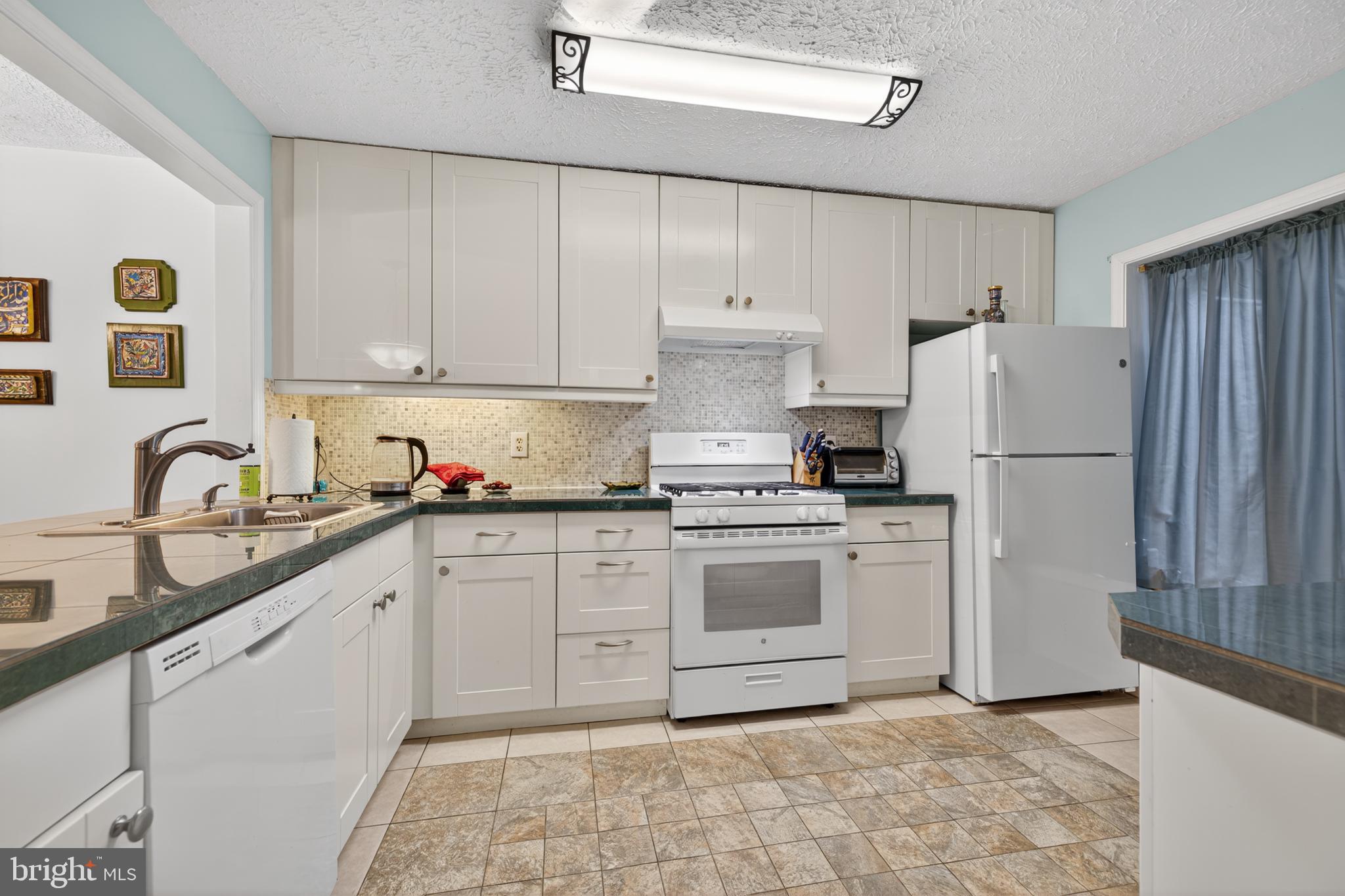 WINDBROOKE - Residential