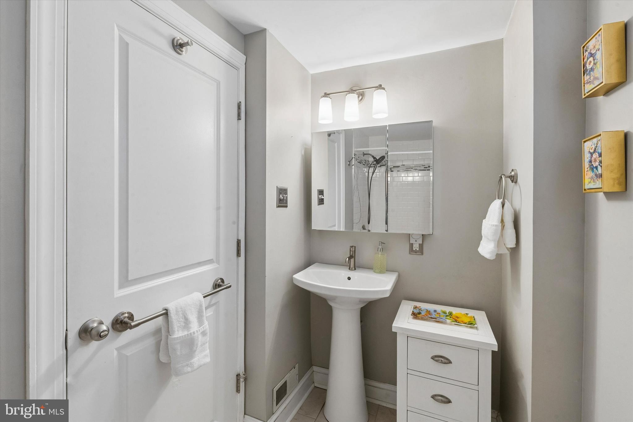 LOWER MOYAMENSING - Residential