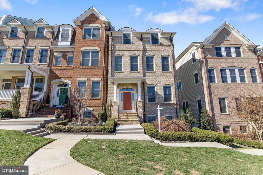 Listed and under contract simultaneously.